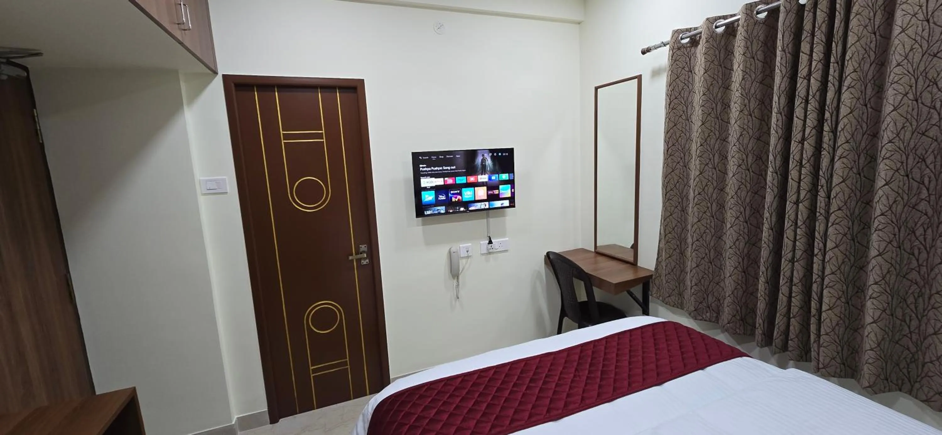 Bed in Hotel NJ RESIDENCY NEAR DLF IT PARK, RMZ SOFTWARE PARK, L&T ECC, CHENNAI TRADE CENTRE & MIOT