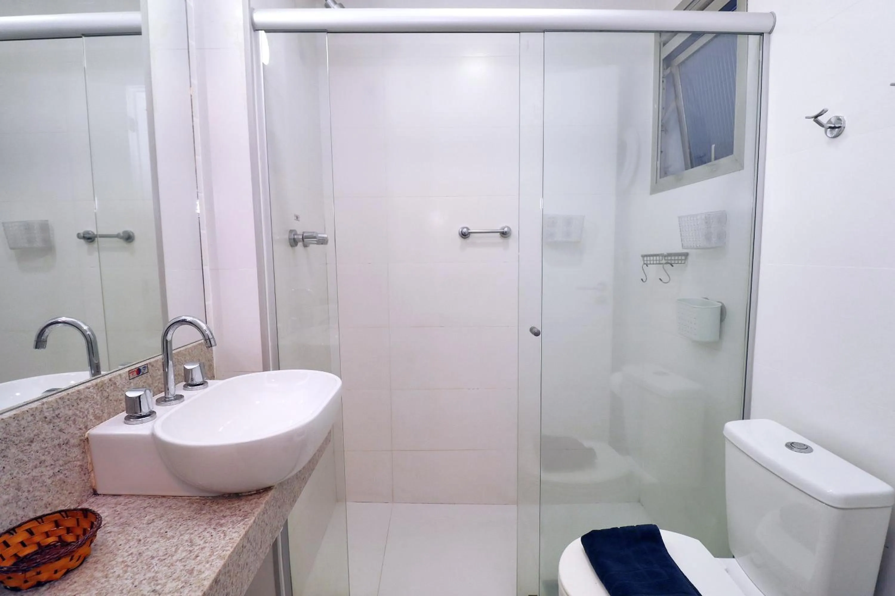 Shower in Rio Spot Copacabana Suites U053
