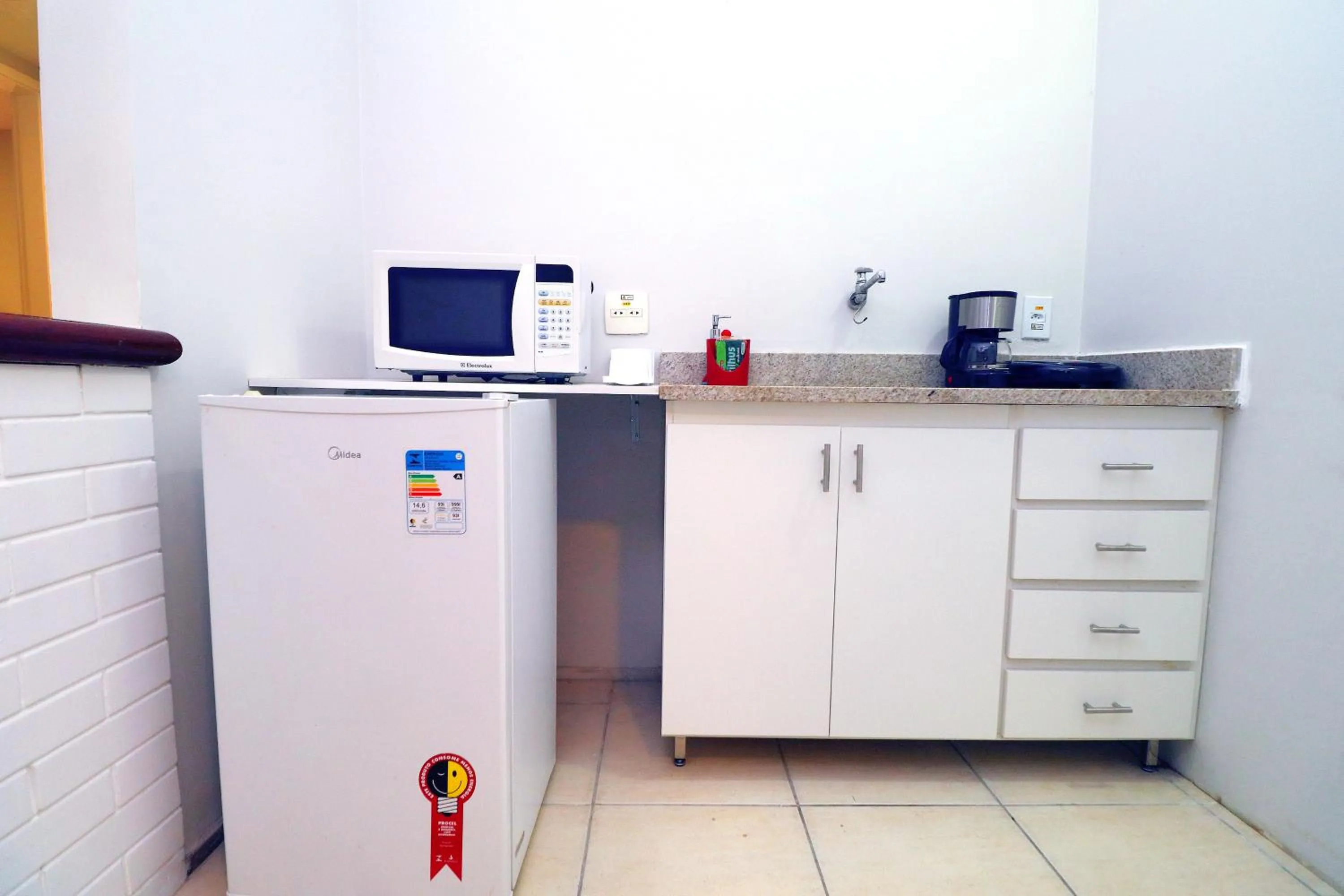 Coffee/tea facilities in Rio Spot Copacabana Suites U053