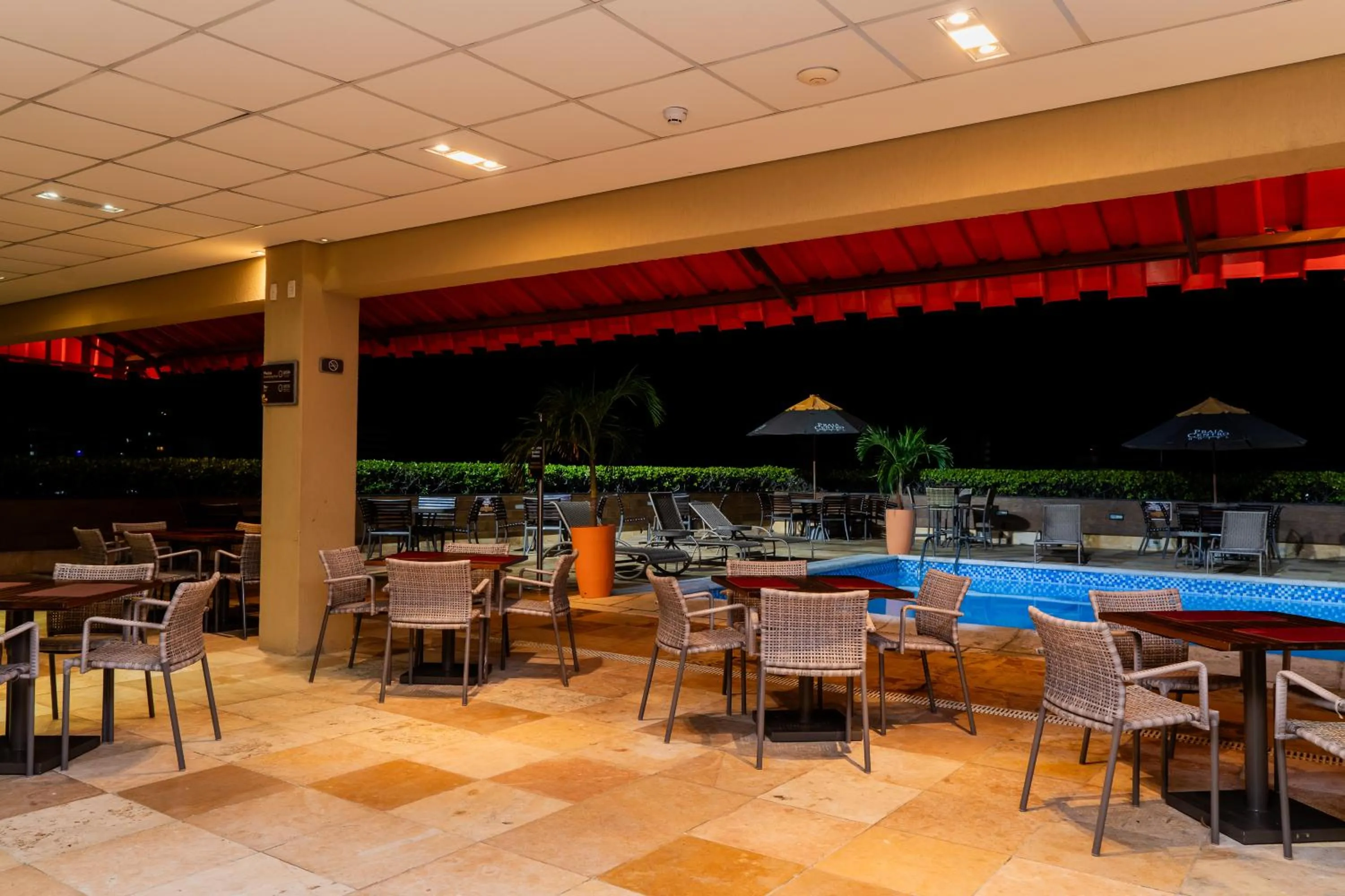 Swimming pool in Hotel Praia Centro