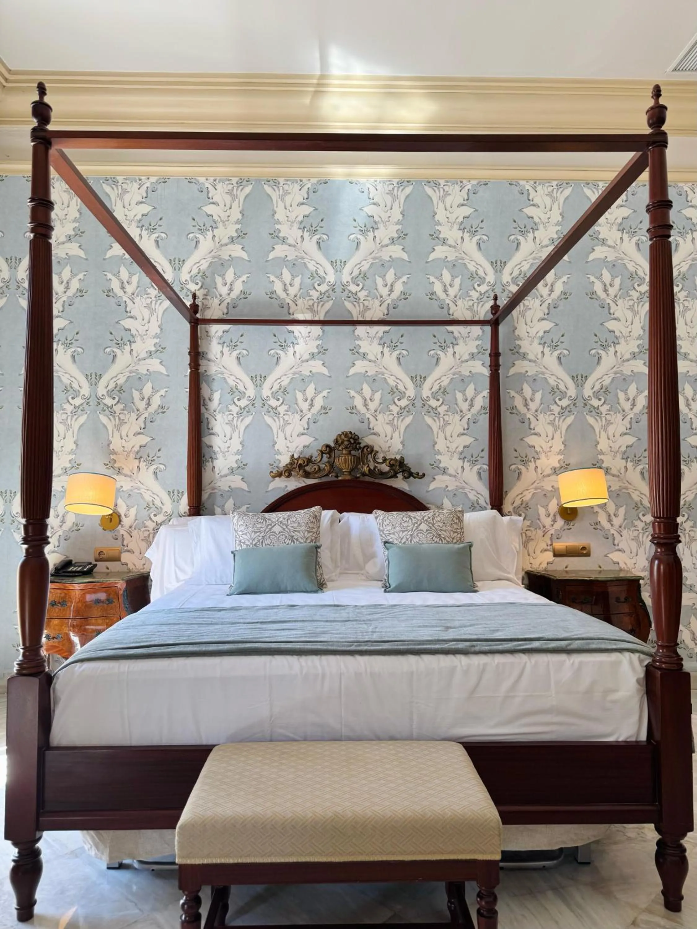 Bed in Soho Boutique Duques de Medinaceli - Adults Recommended
