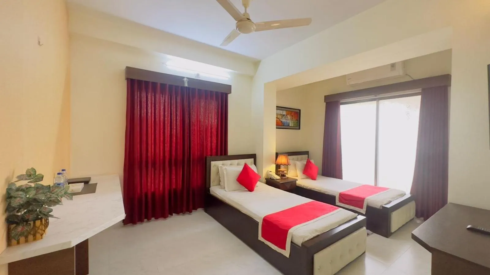 Photo of the whole room in Circle Inn