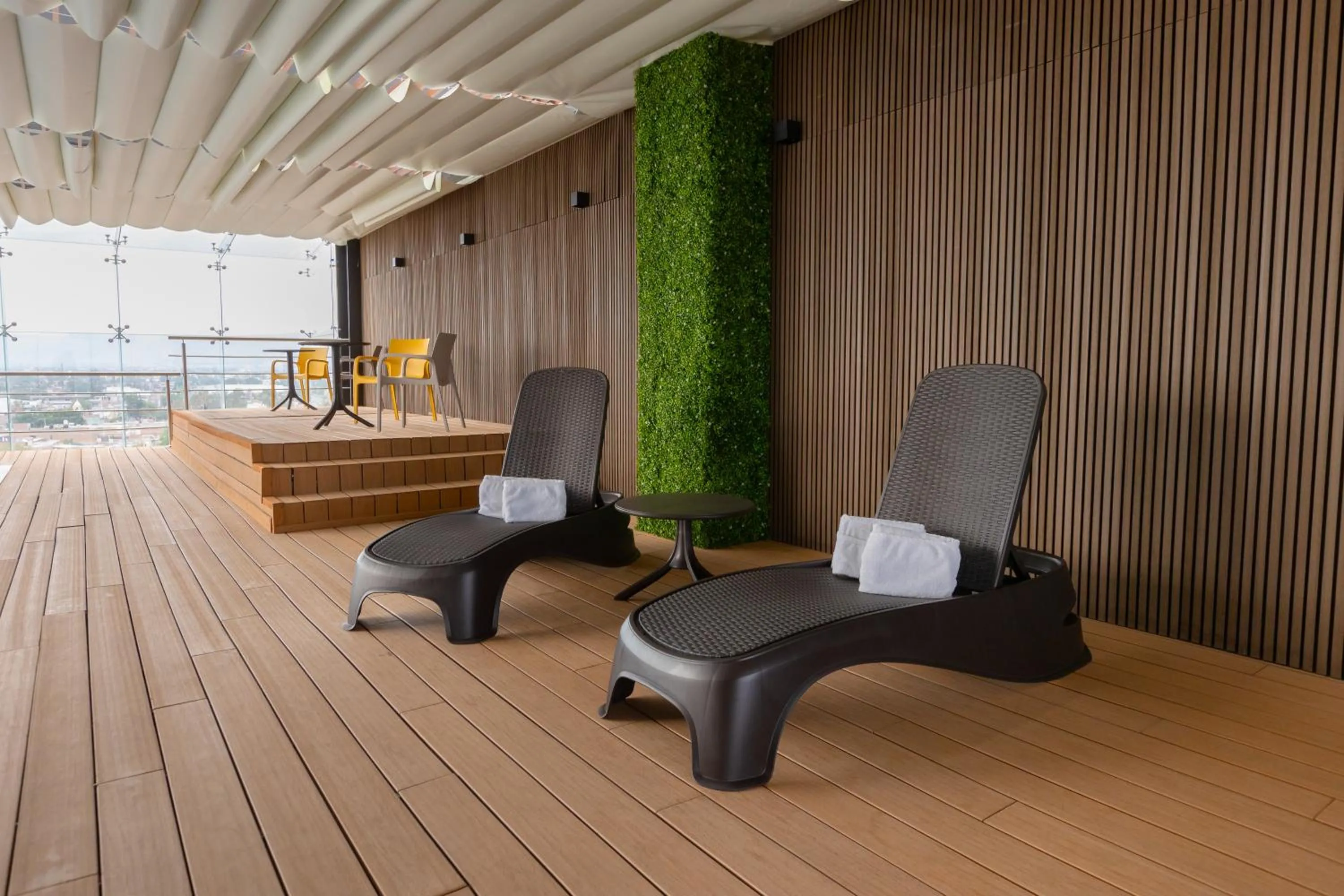 Swimming pool in Hotel Noite Business Class