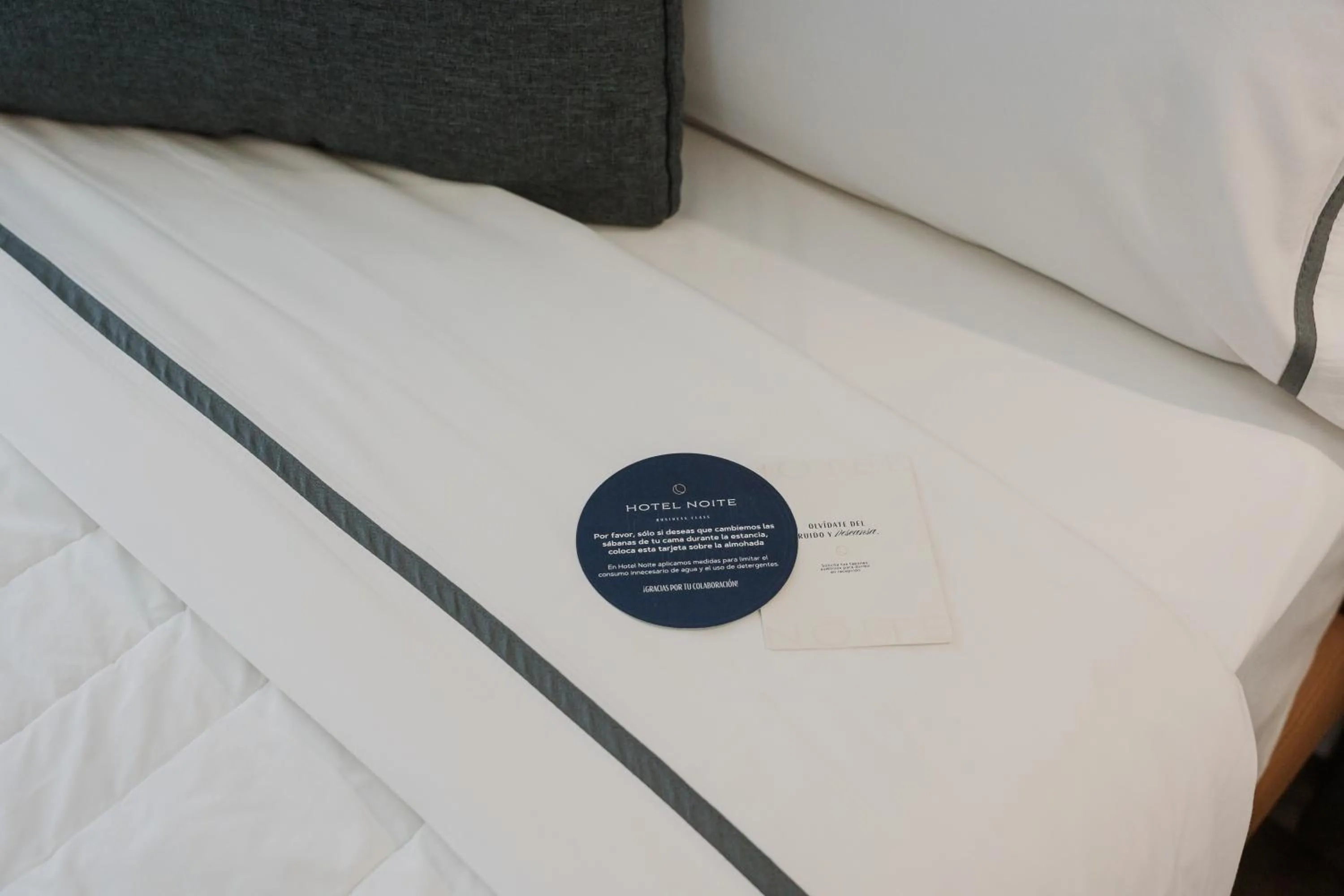 Bed in Hotel Noite Business Class