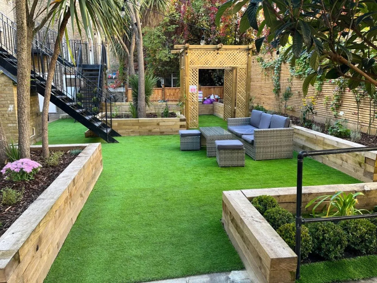 Garden in Swinton Hotel