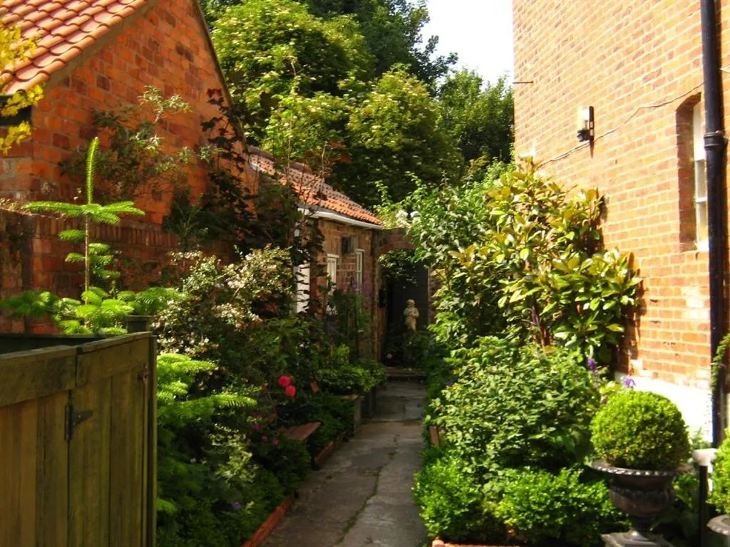 Property building in Beverley Budget Inn