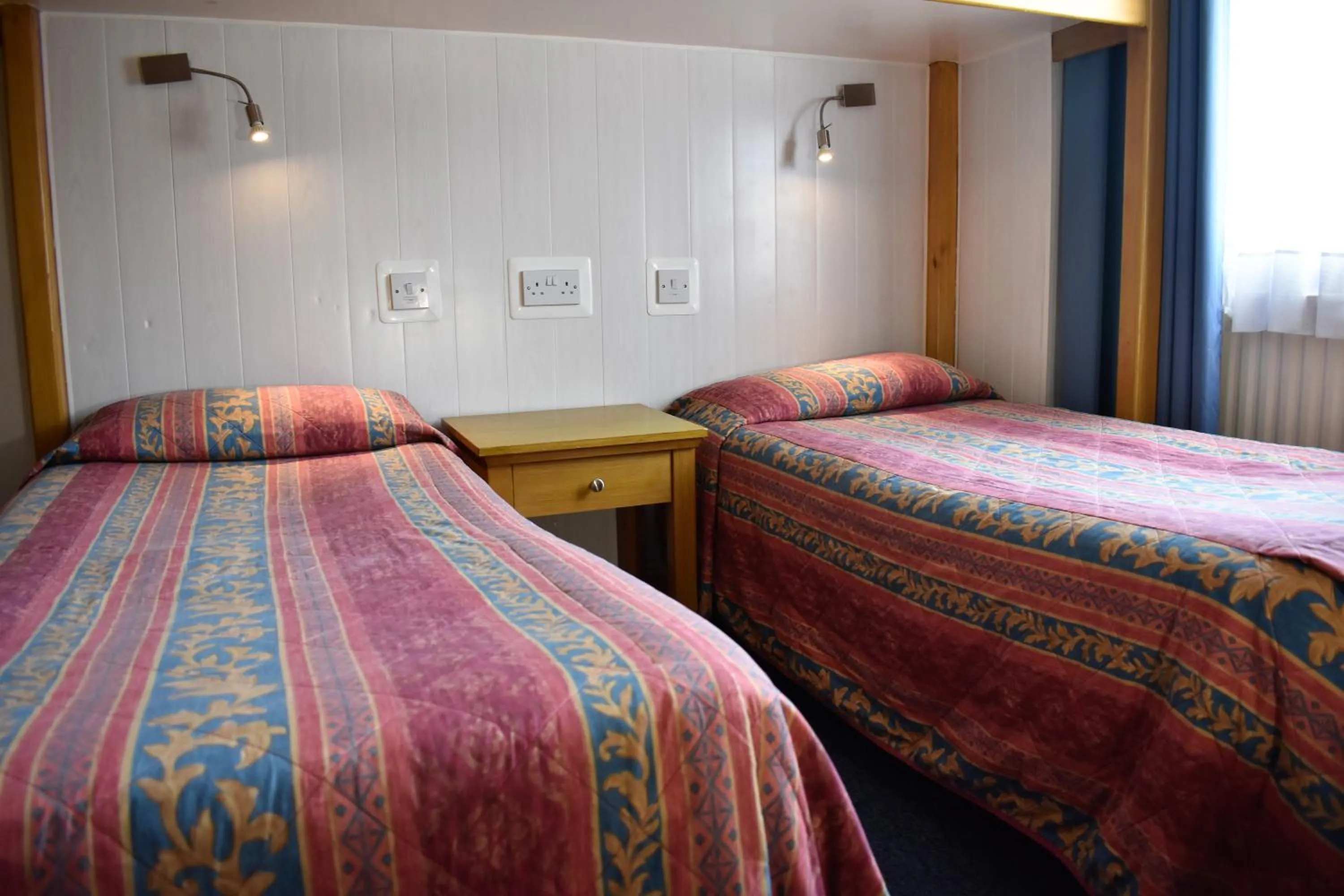 Bedroom, Bed in Macdonald Hotel