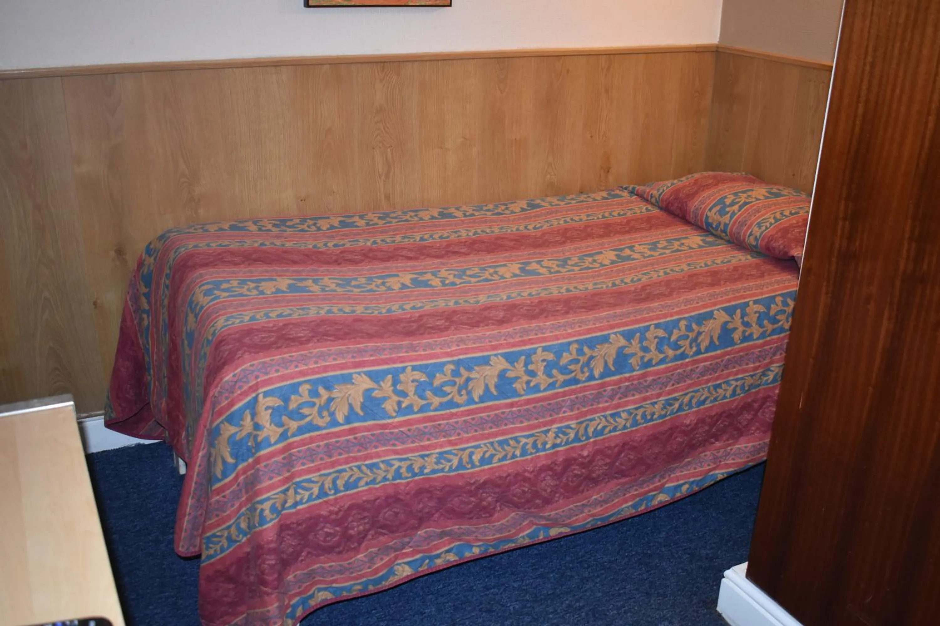 Bed in Macdonald Hotel