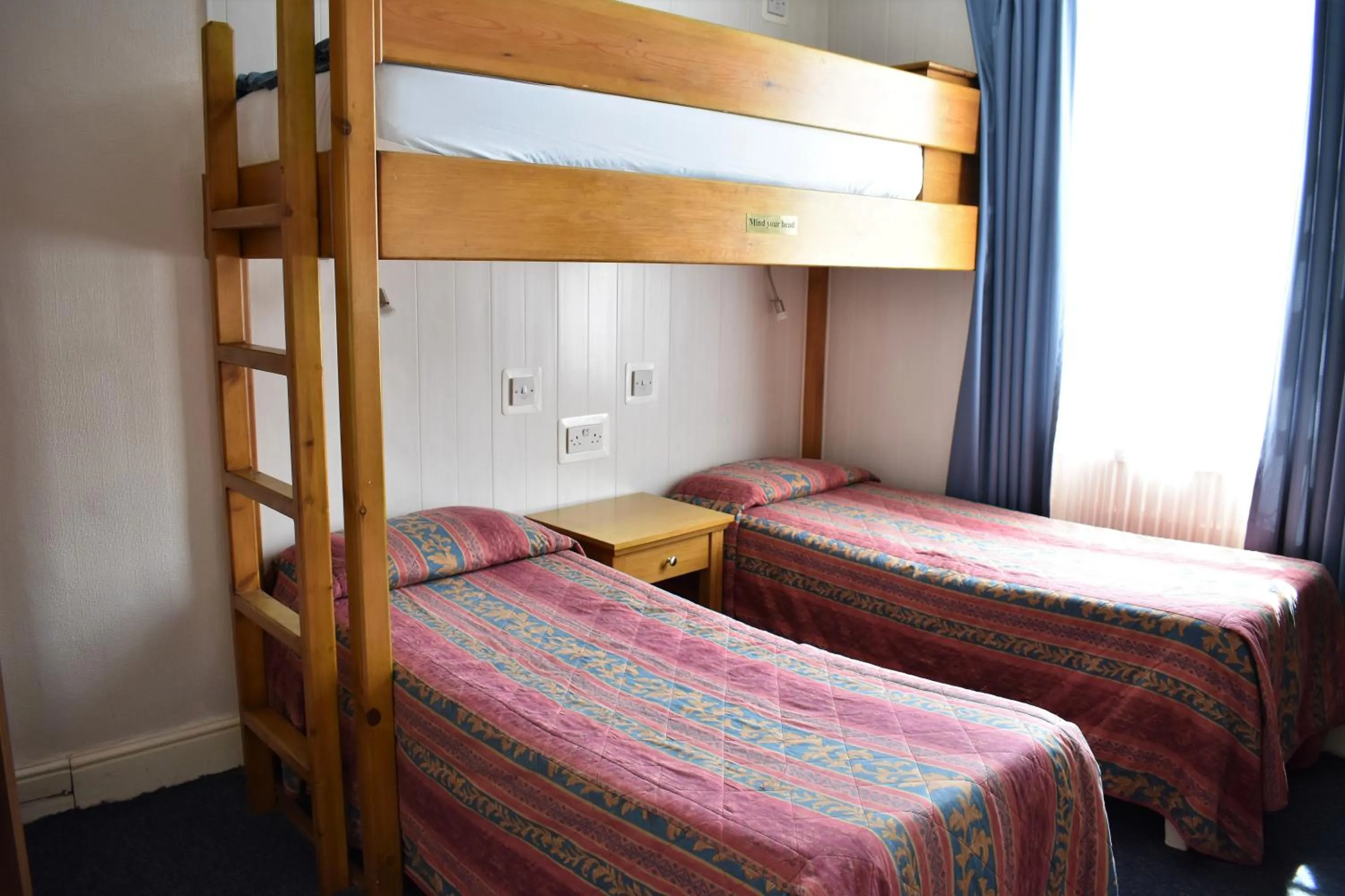 Bedroom, Bed in Macdonald Hotel