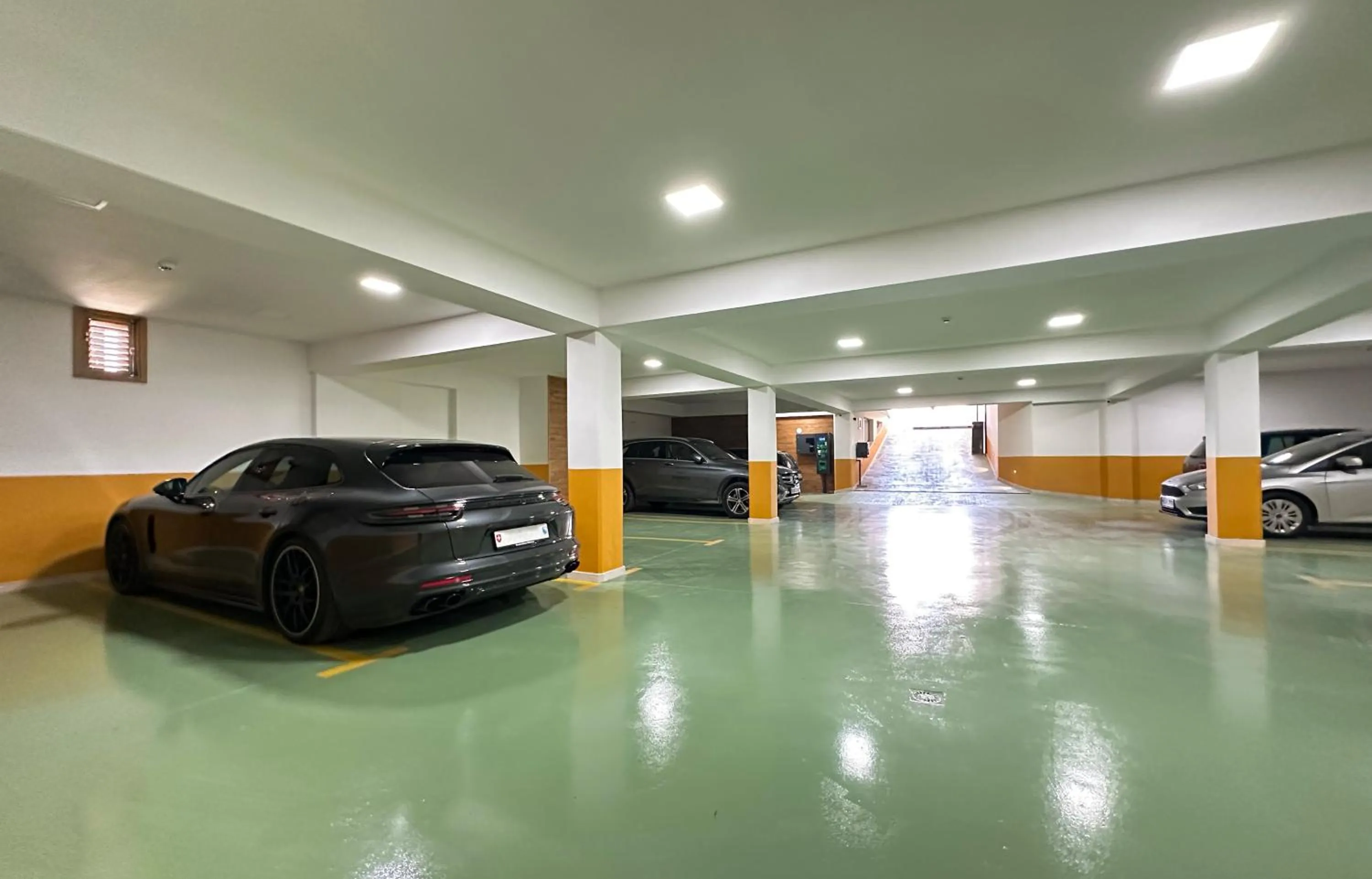 Parking in Hotel Baškuća Sarajevo