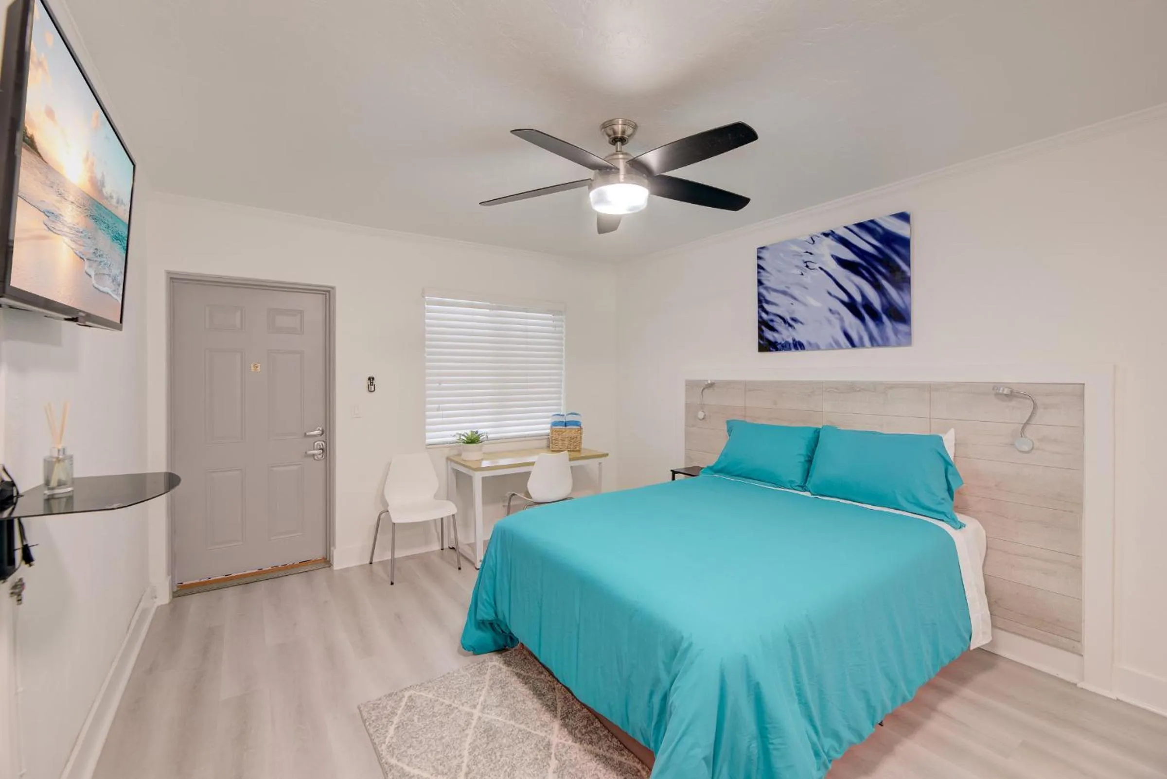 Photo of the whole room, Bed in Costa Este