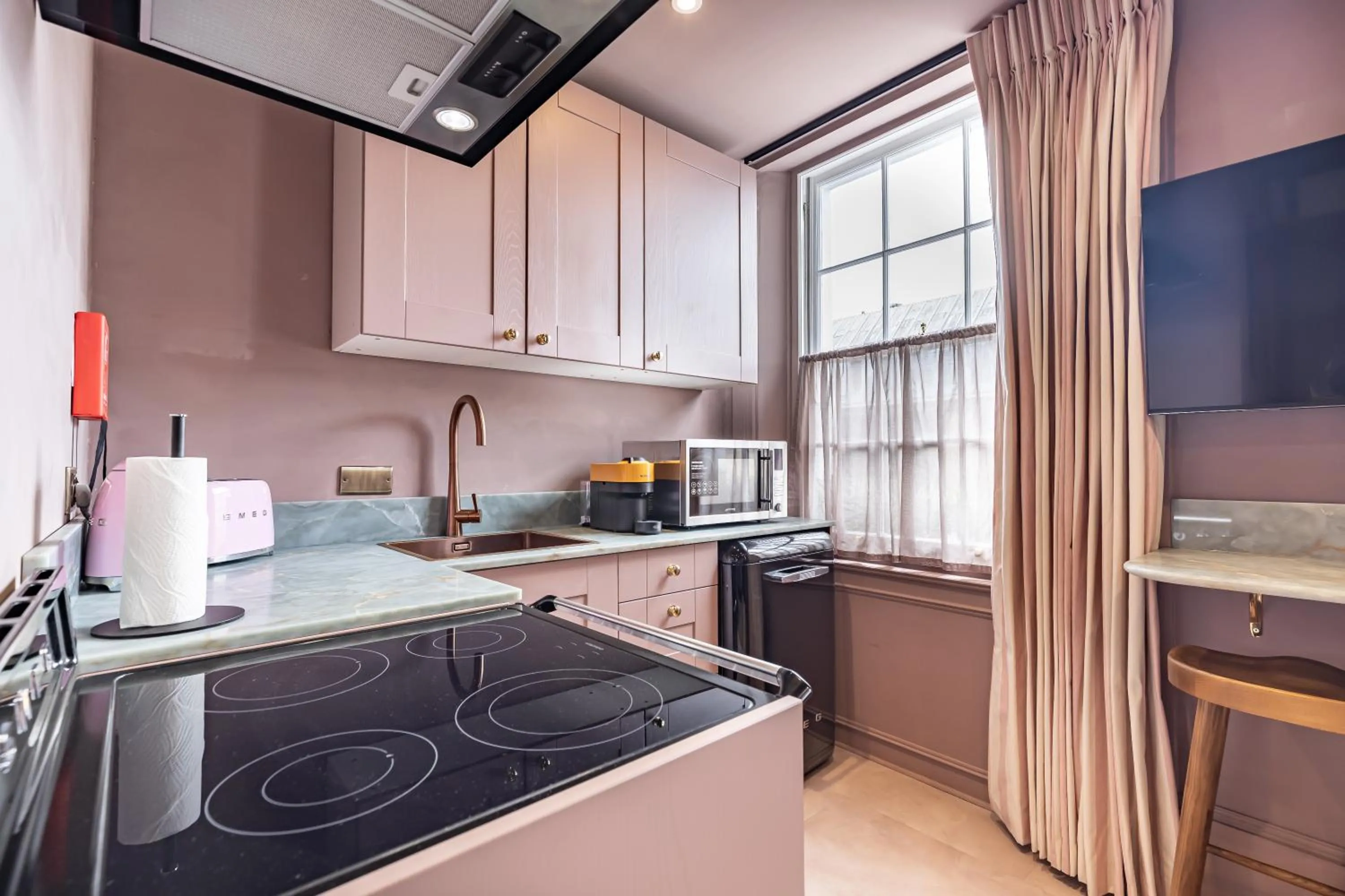 Kitchen or kitchenette in The Rokxy Townhouses & Residences - Kings Cross