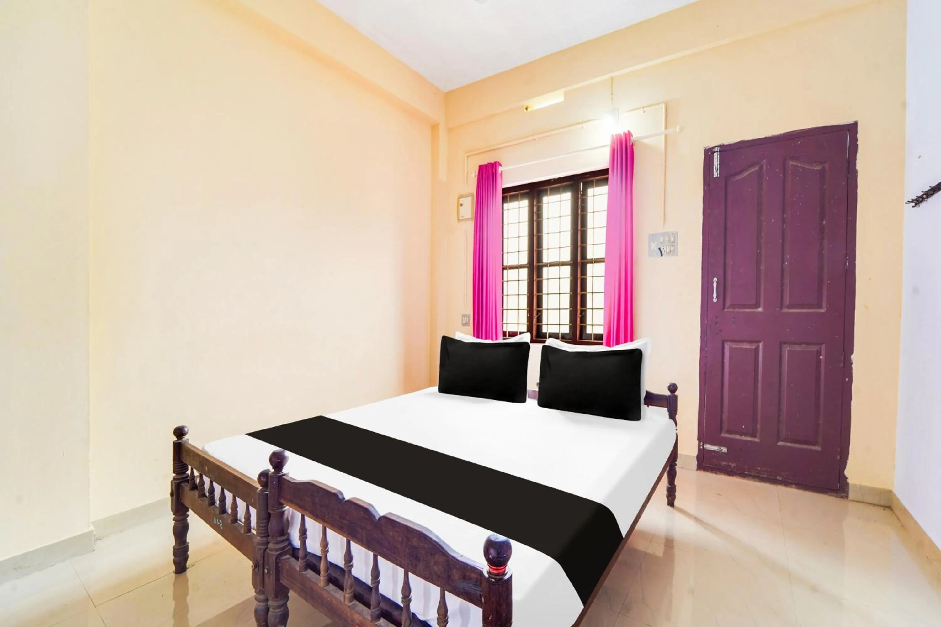 Bedroom in Hotel O Sree Badra Lodge