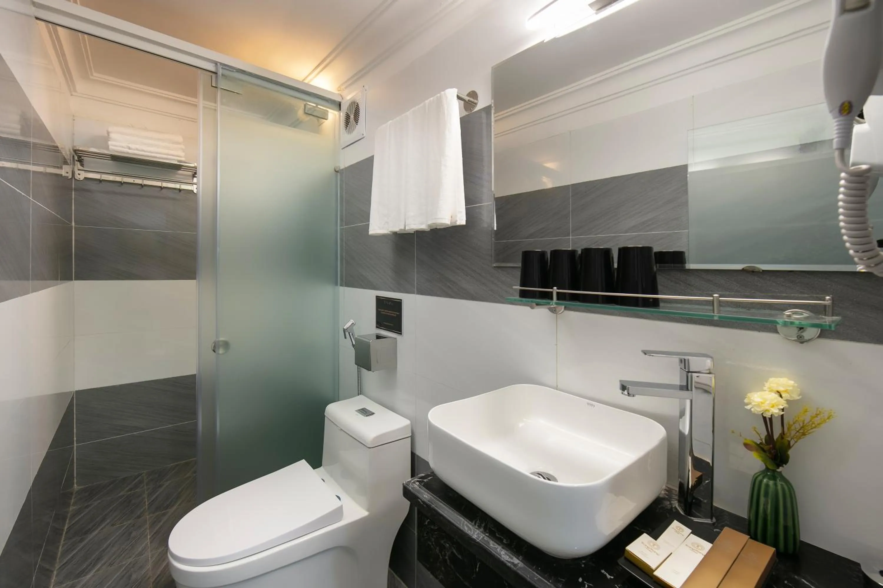 Shower in TrangTrang Luxury Hotel