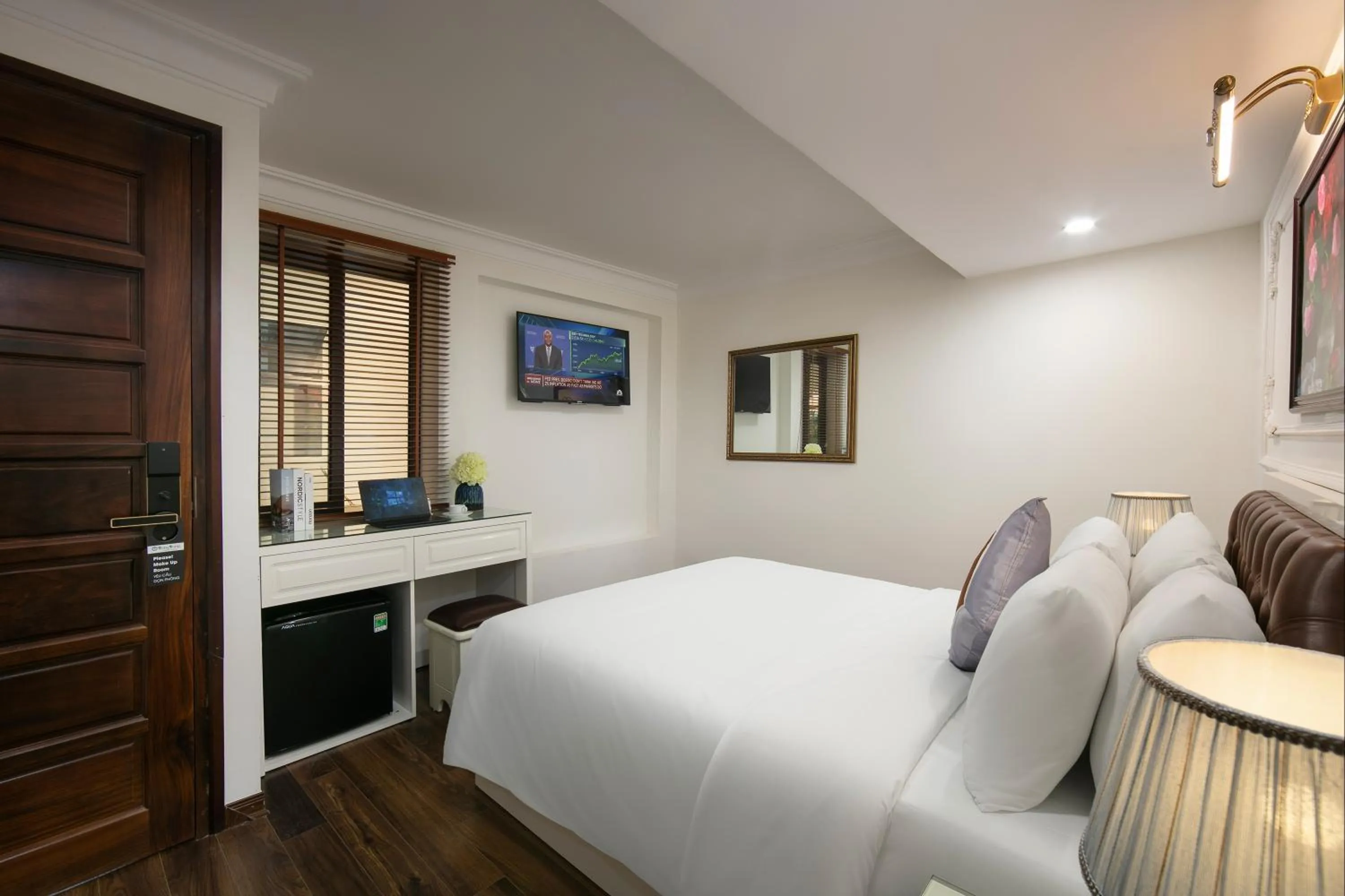 Bed in TrangTrang Luxury Hotel