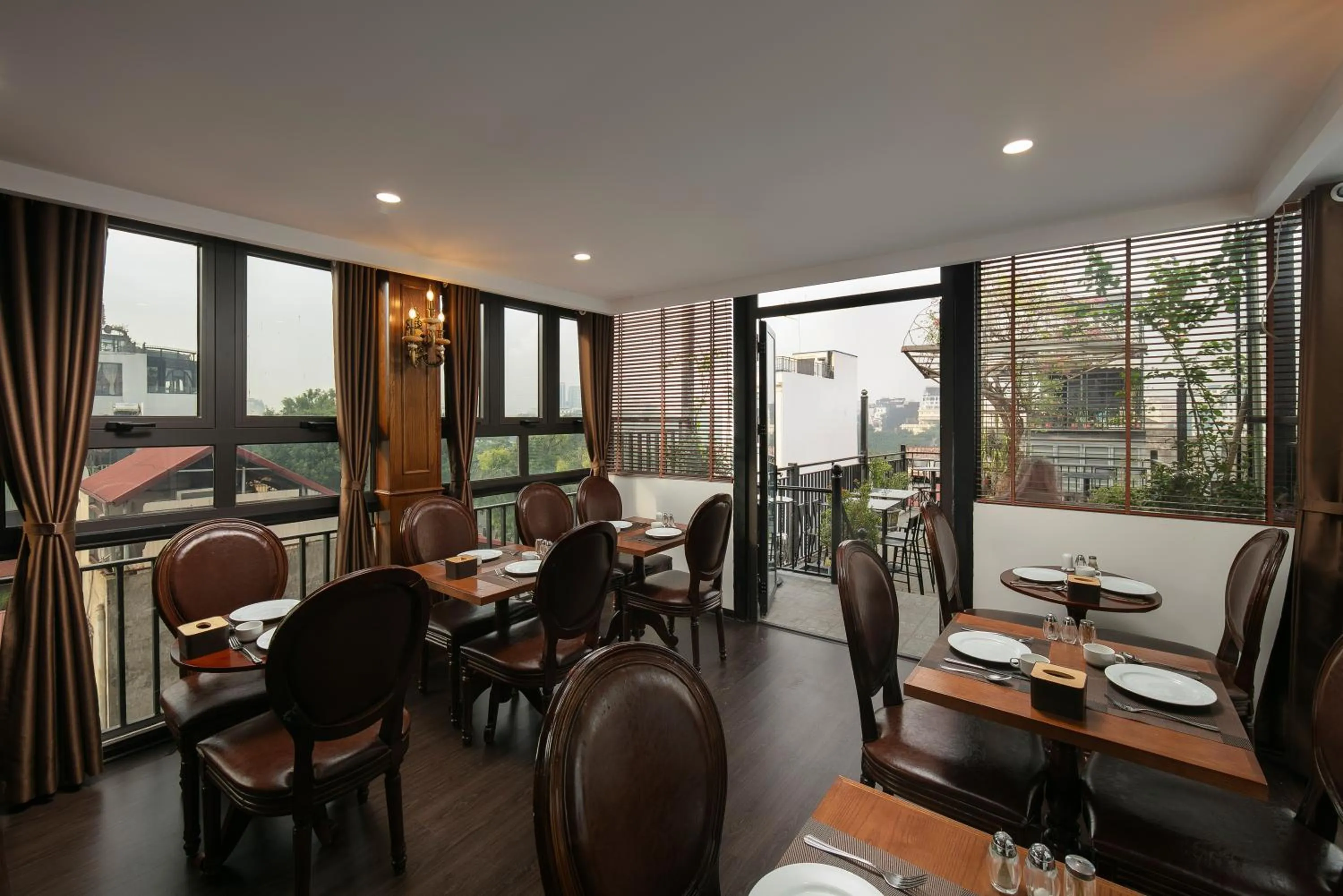 Restaurant/places to eat in TrangTrang Luxury Hotel