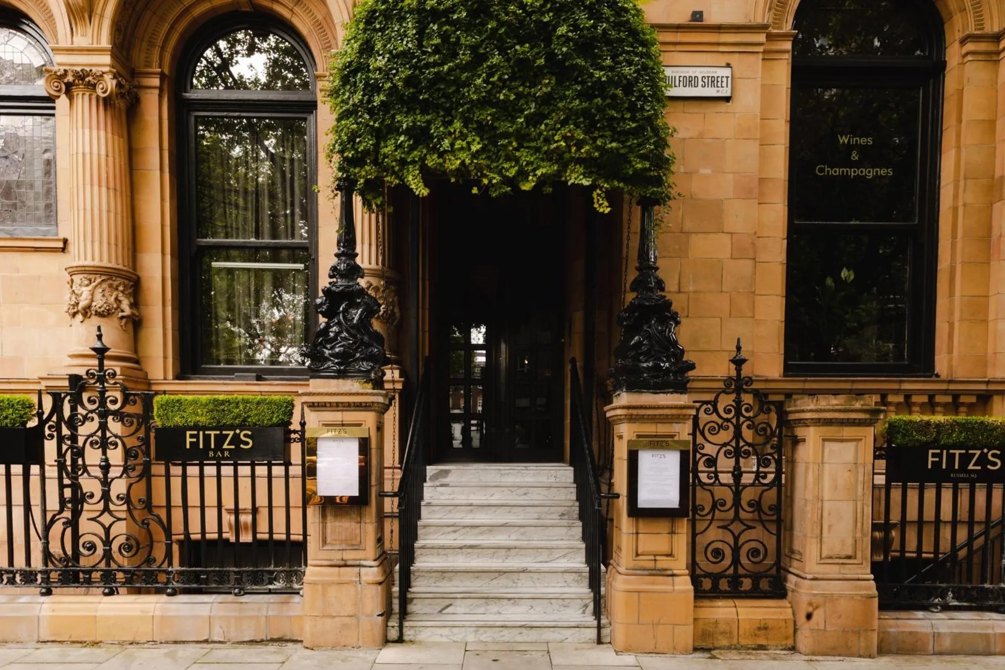 Lounge or bar in Kimpton Fitzroy London by IHG