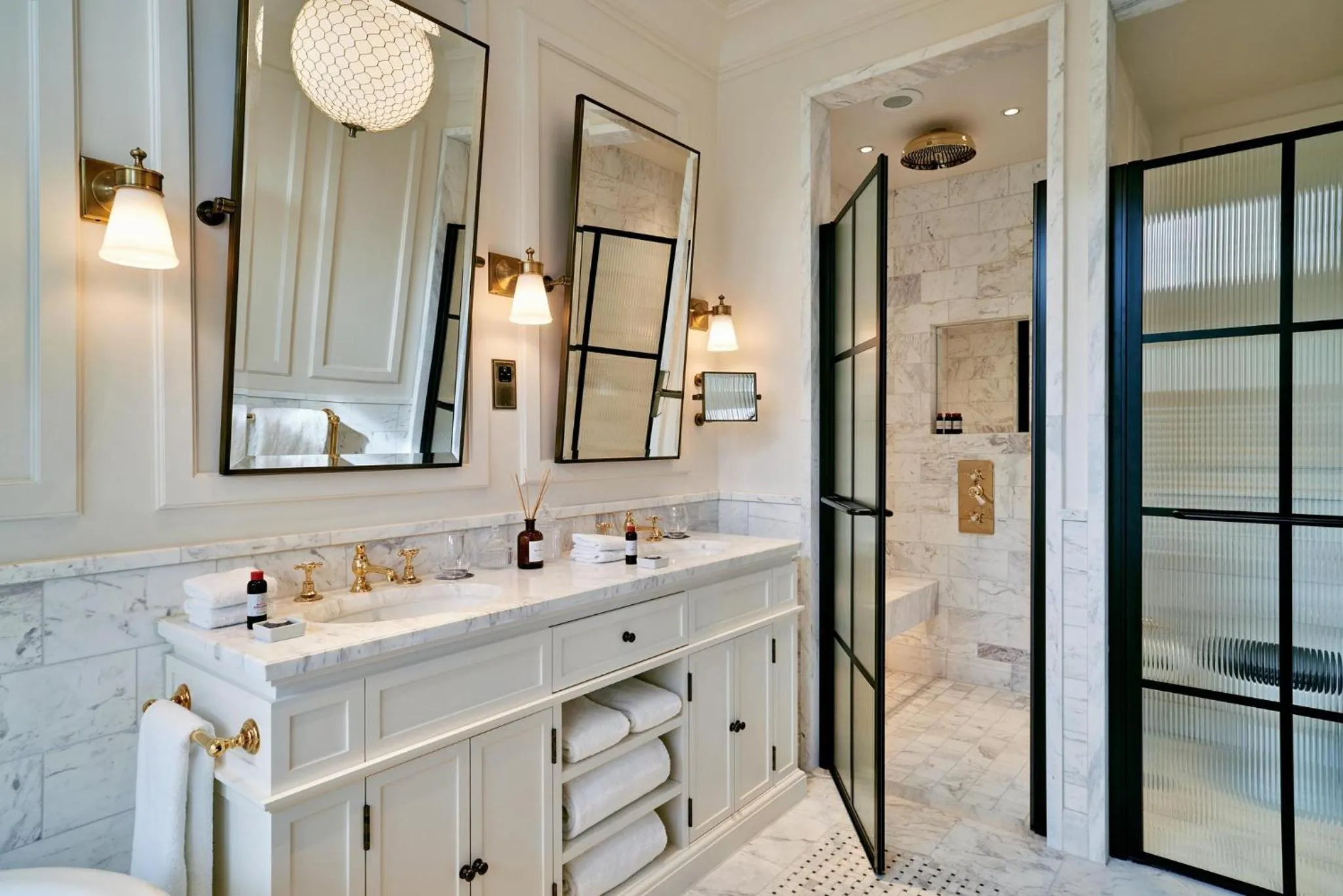 Photo of the whole room in Kimpton Fitzroy London by IHG