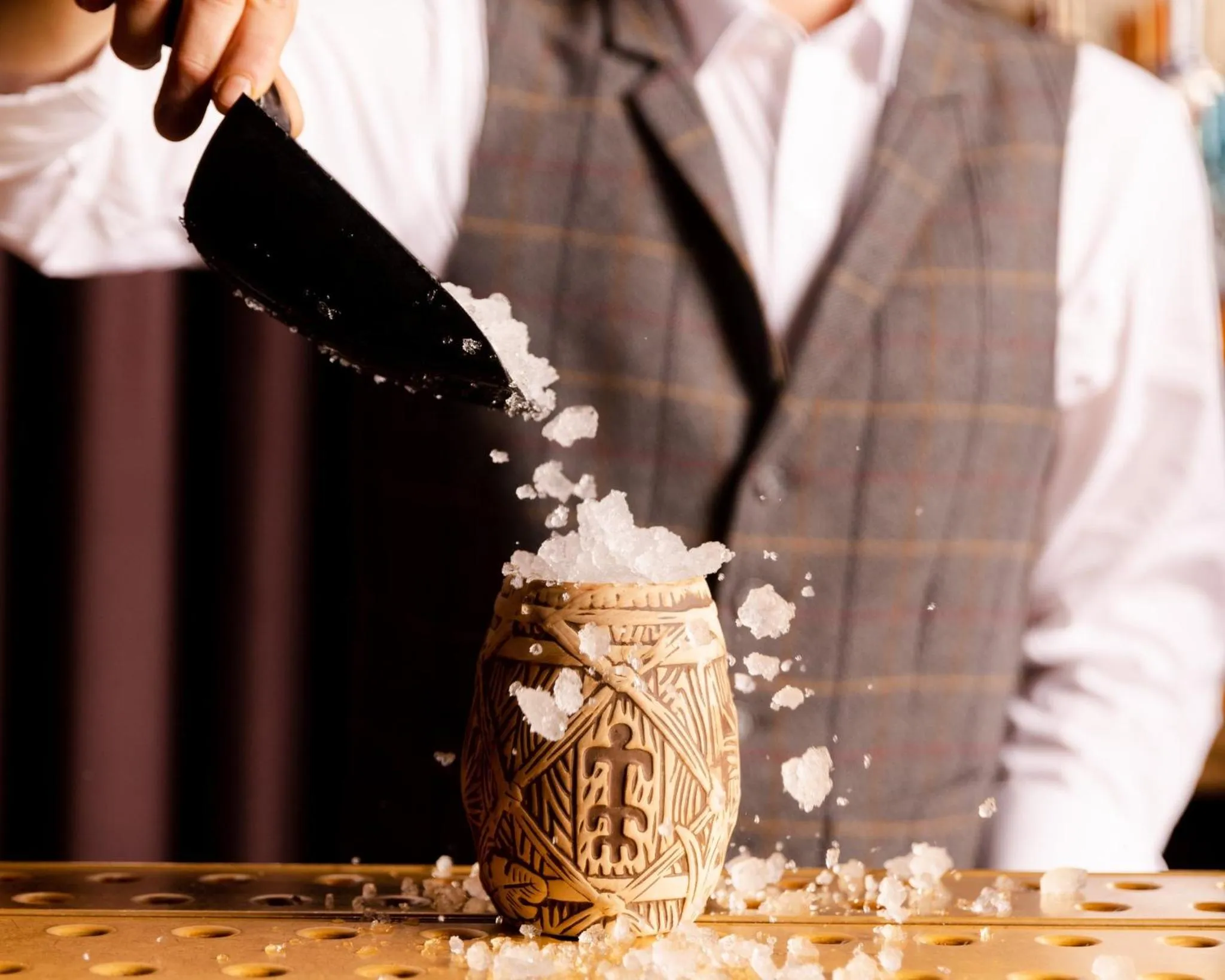 Lounge or bar in Kimpton Fitzroy London by IHG