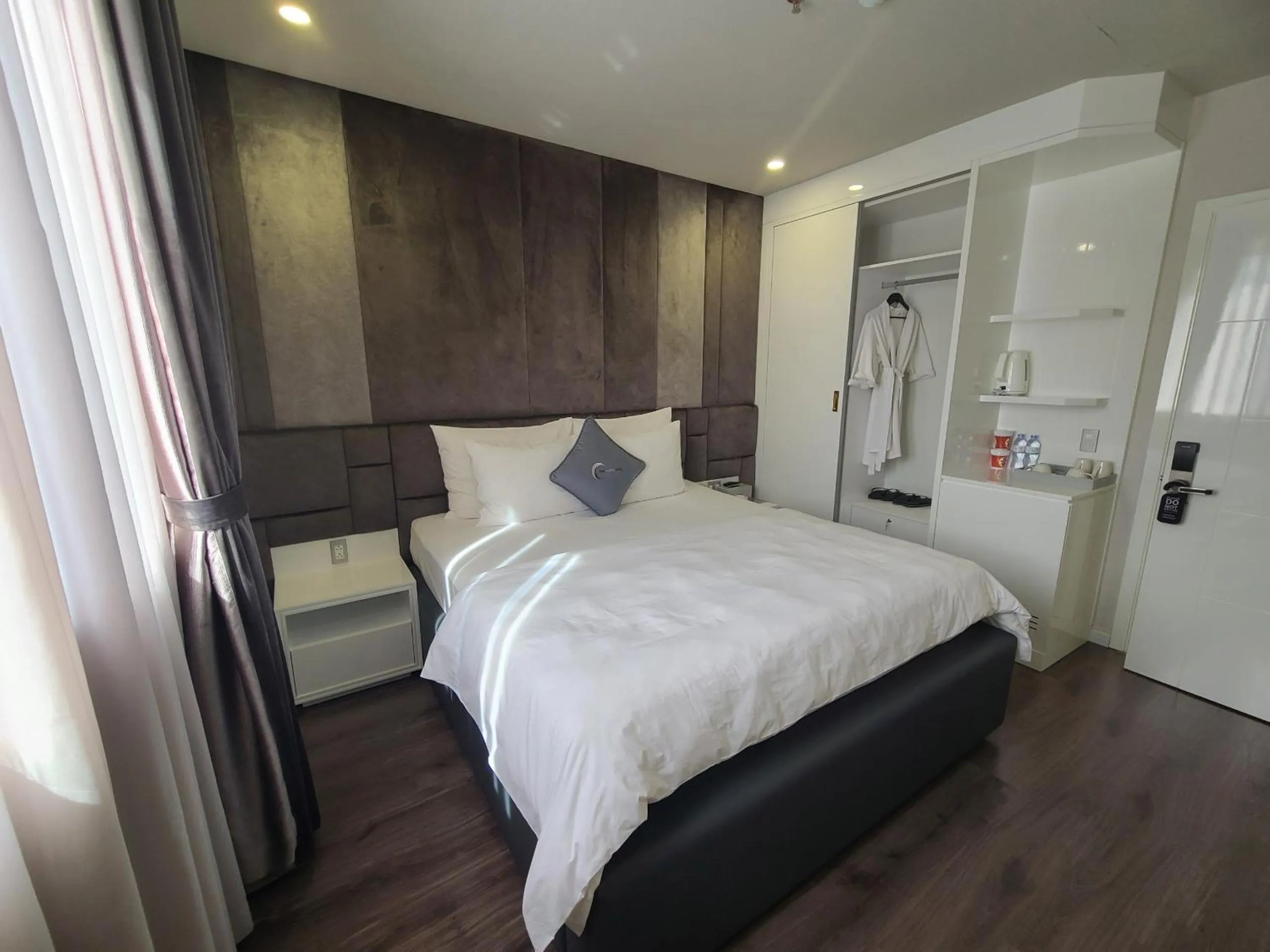 Bed in The Moon Hotel 3