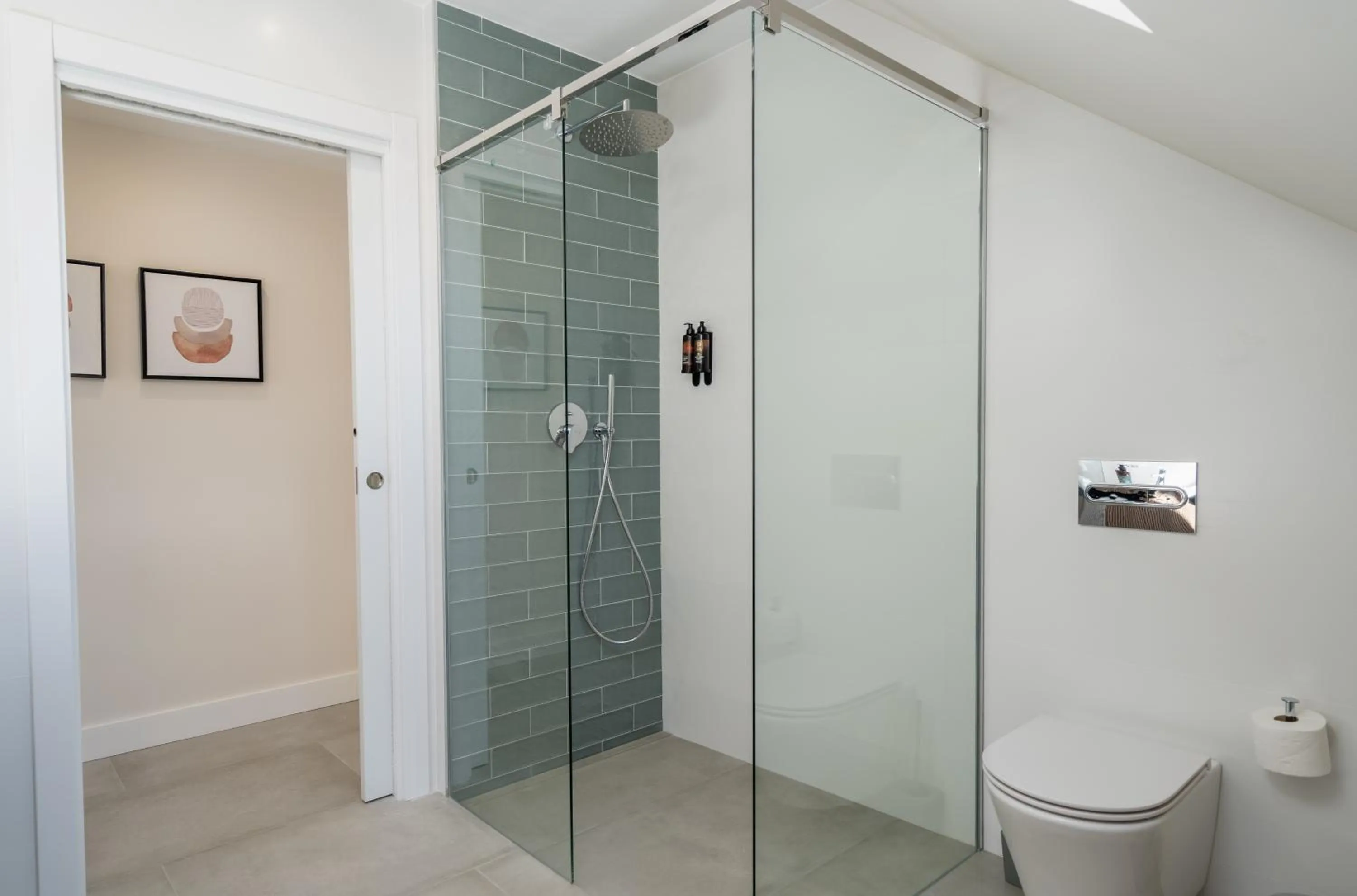 Shower in Cíes Luxury Suitel Areosa 22