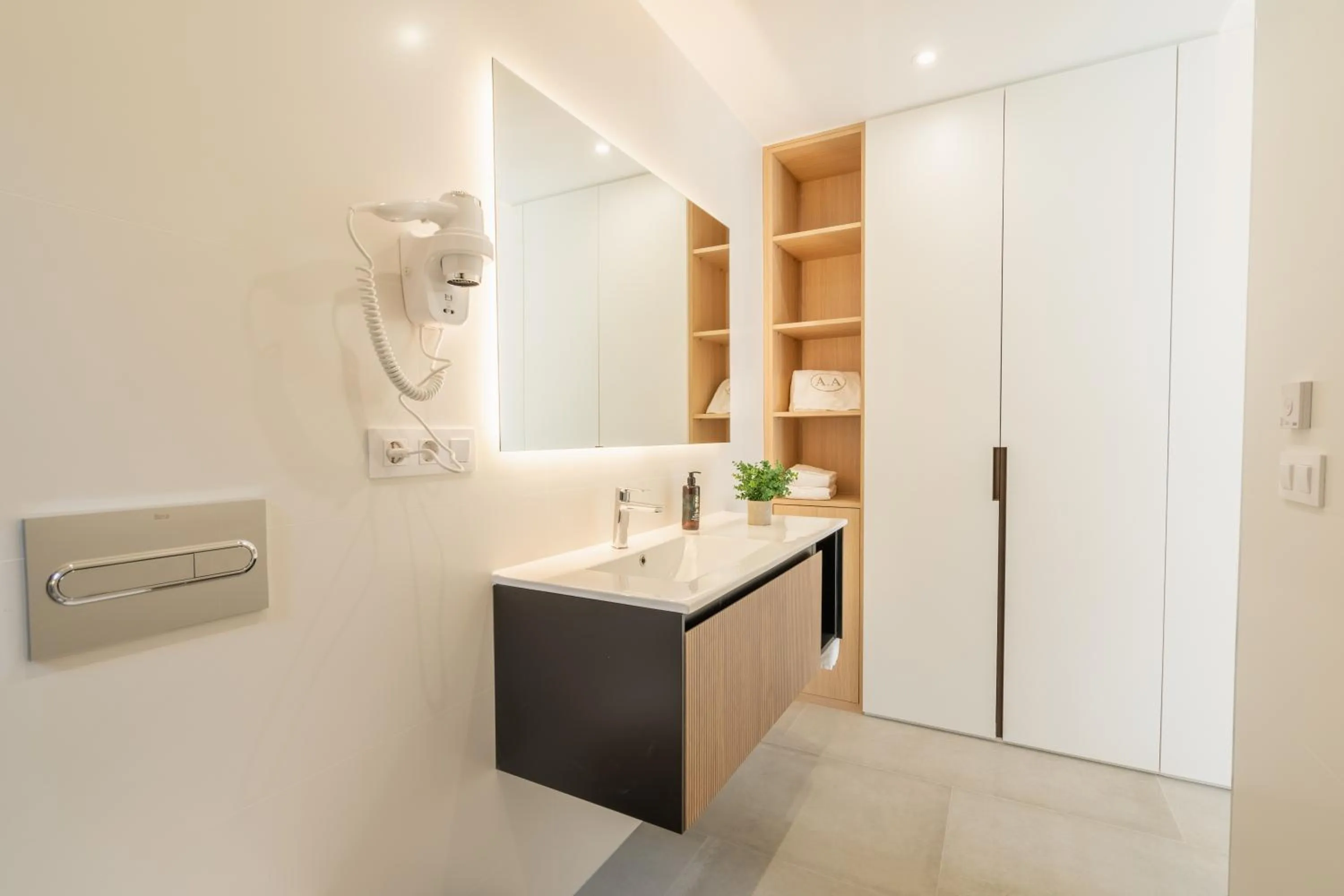 Bathroom in Cíes Luxury Suitel Areosa 22