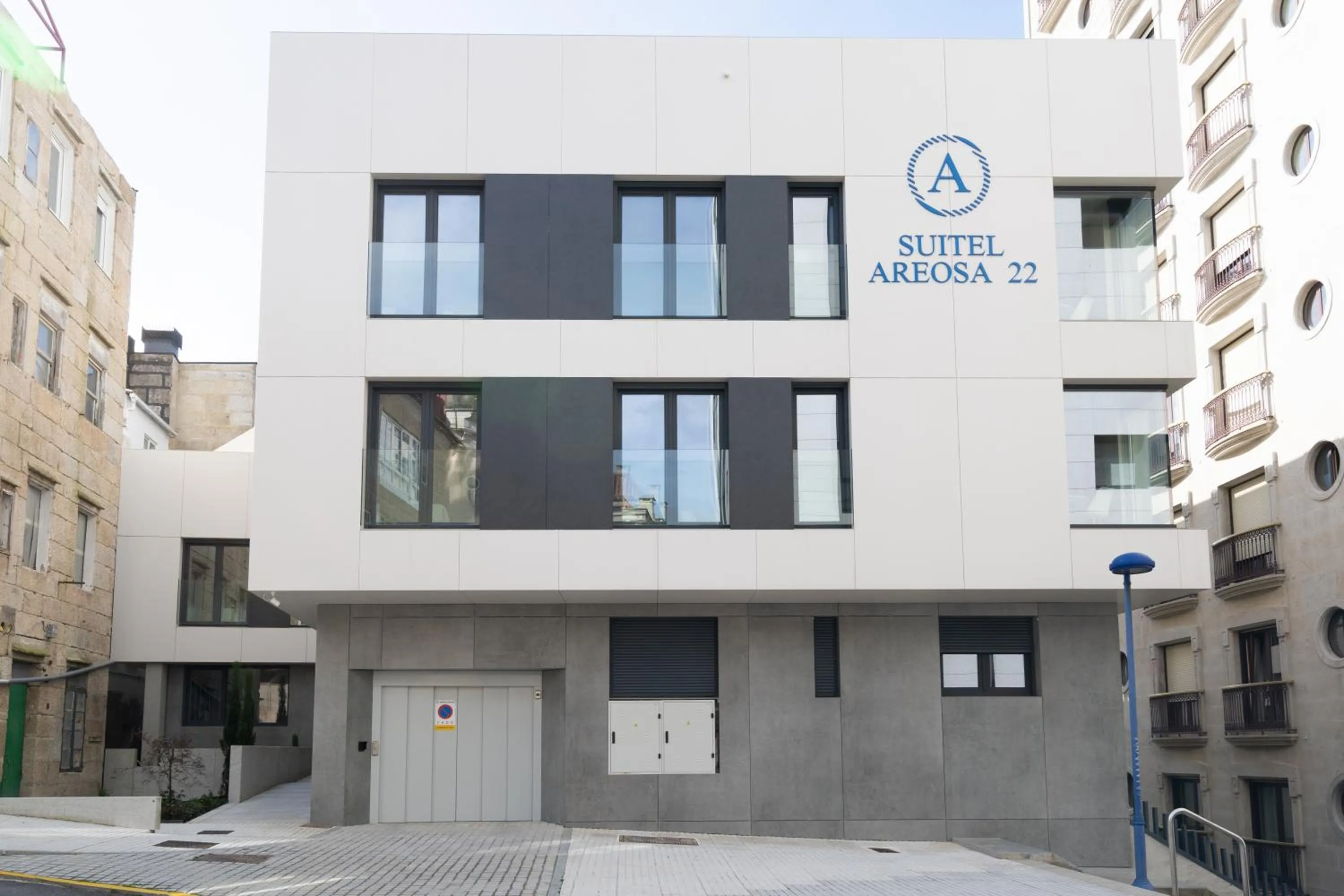 Property building in Cíes Luxury Suitel Areosa 22