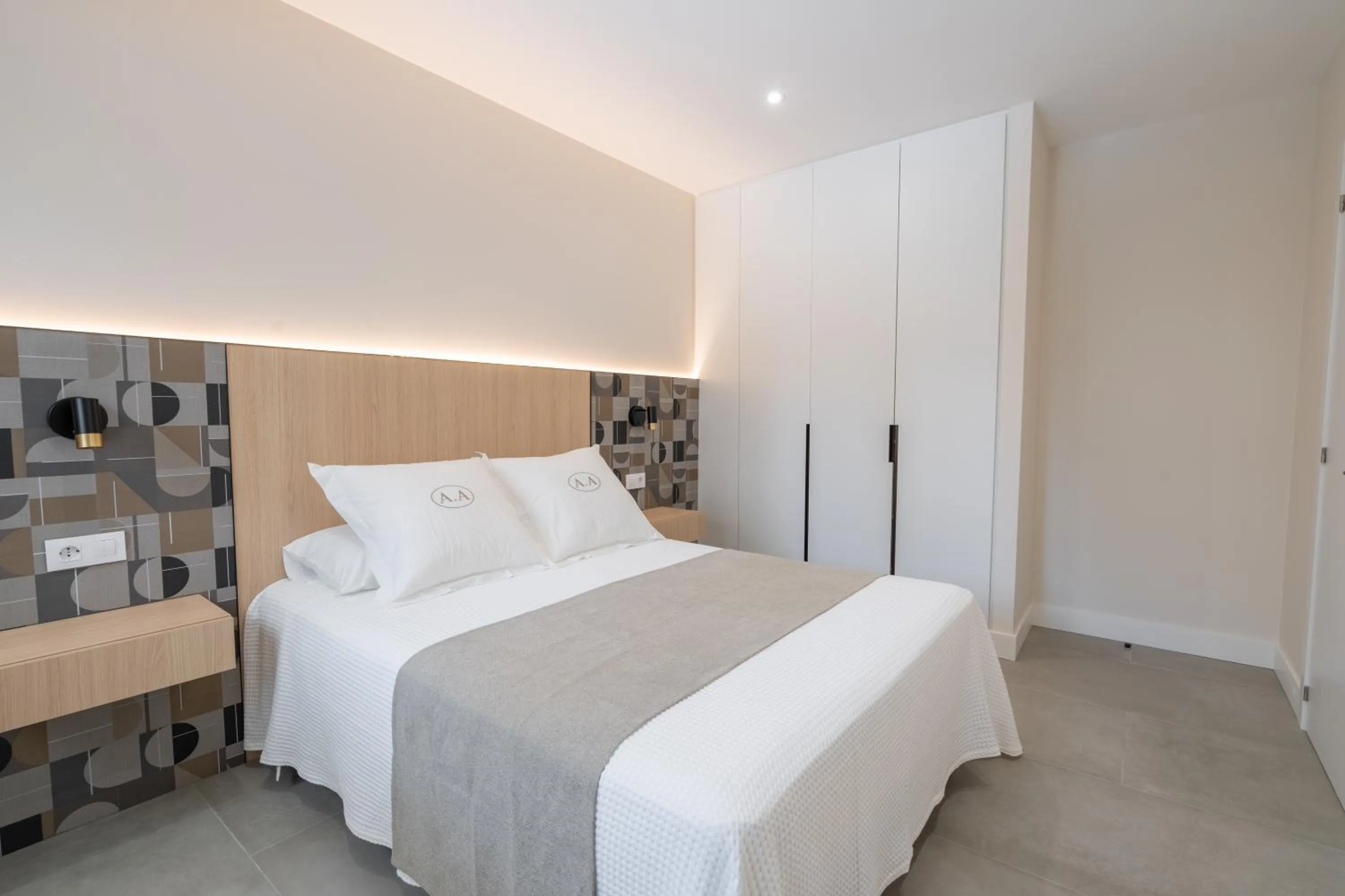 Bedroom, Bed in Cíes Luxury Suitel Areosa 22