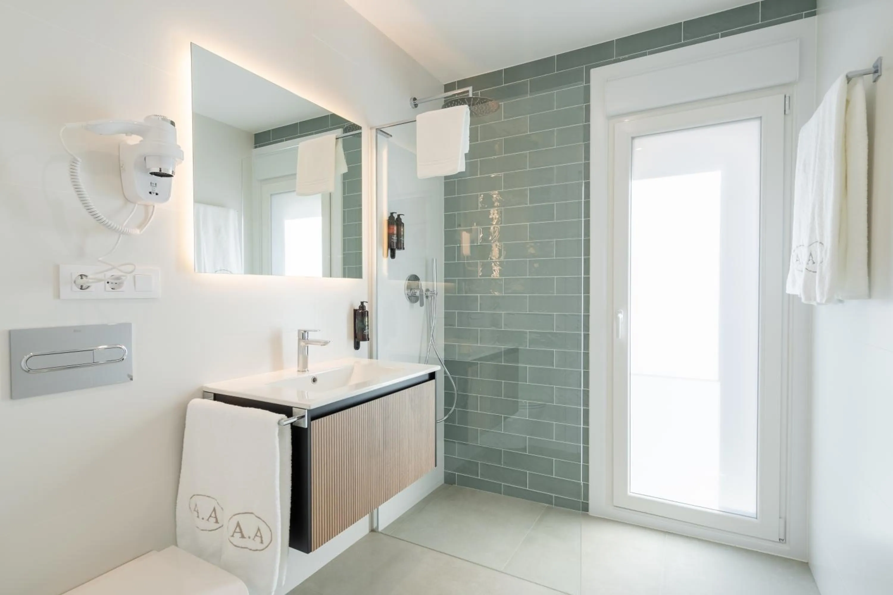 Bathroom in Cíes Luxury Suitel Areosa 22