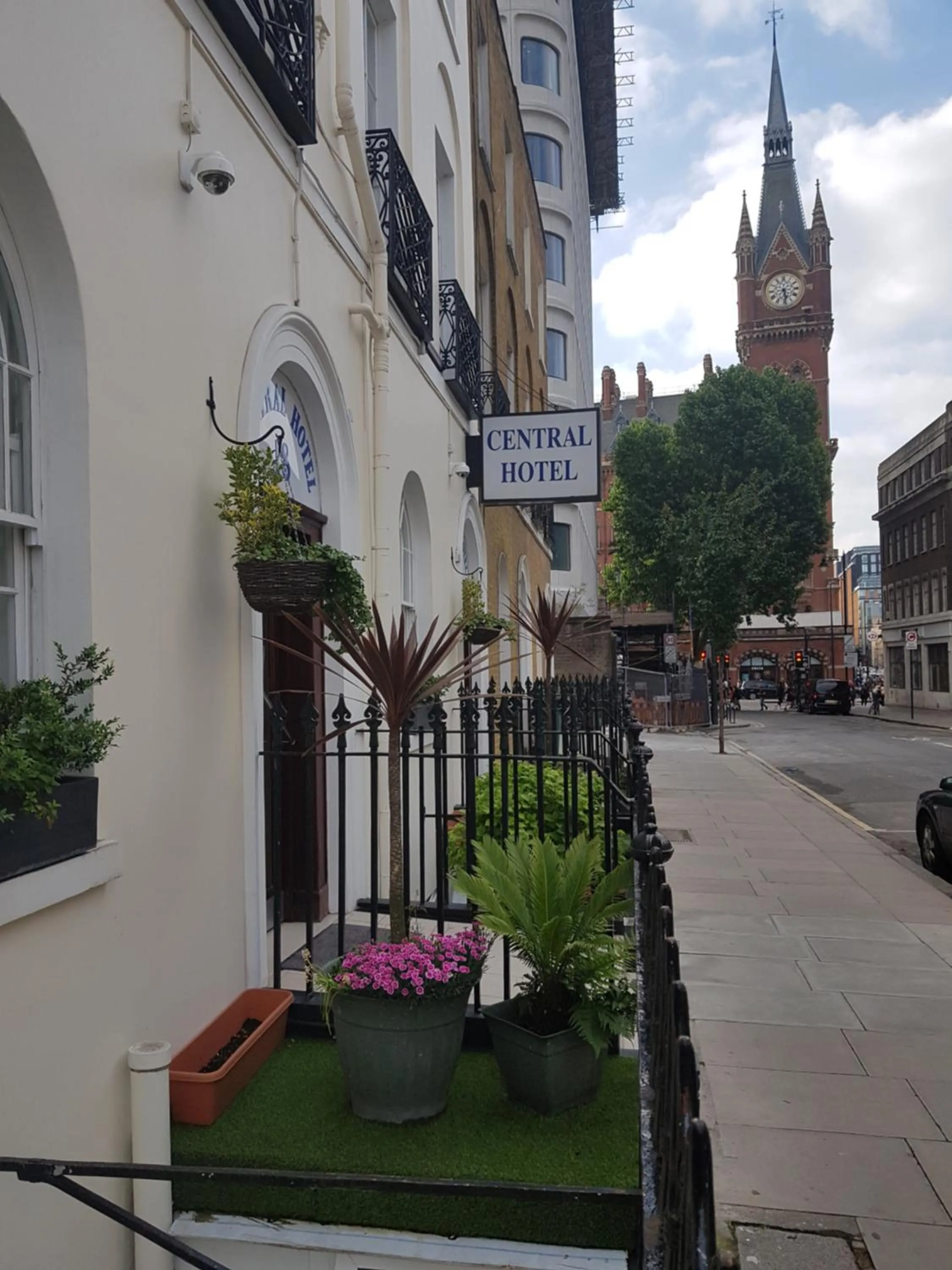 Facade/entrance in Central Hotel