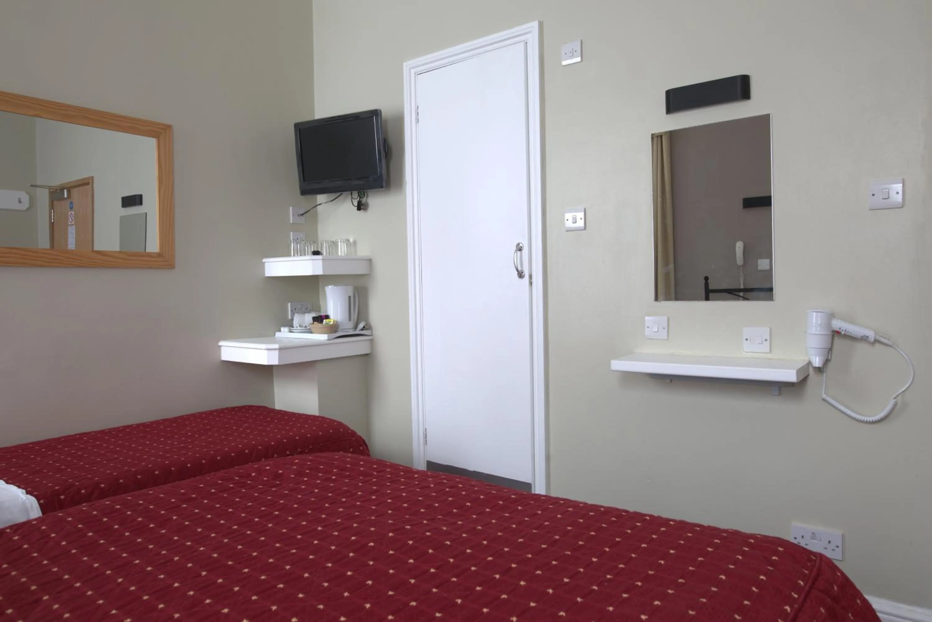 TV and multimedia, Bed in Central Hotel