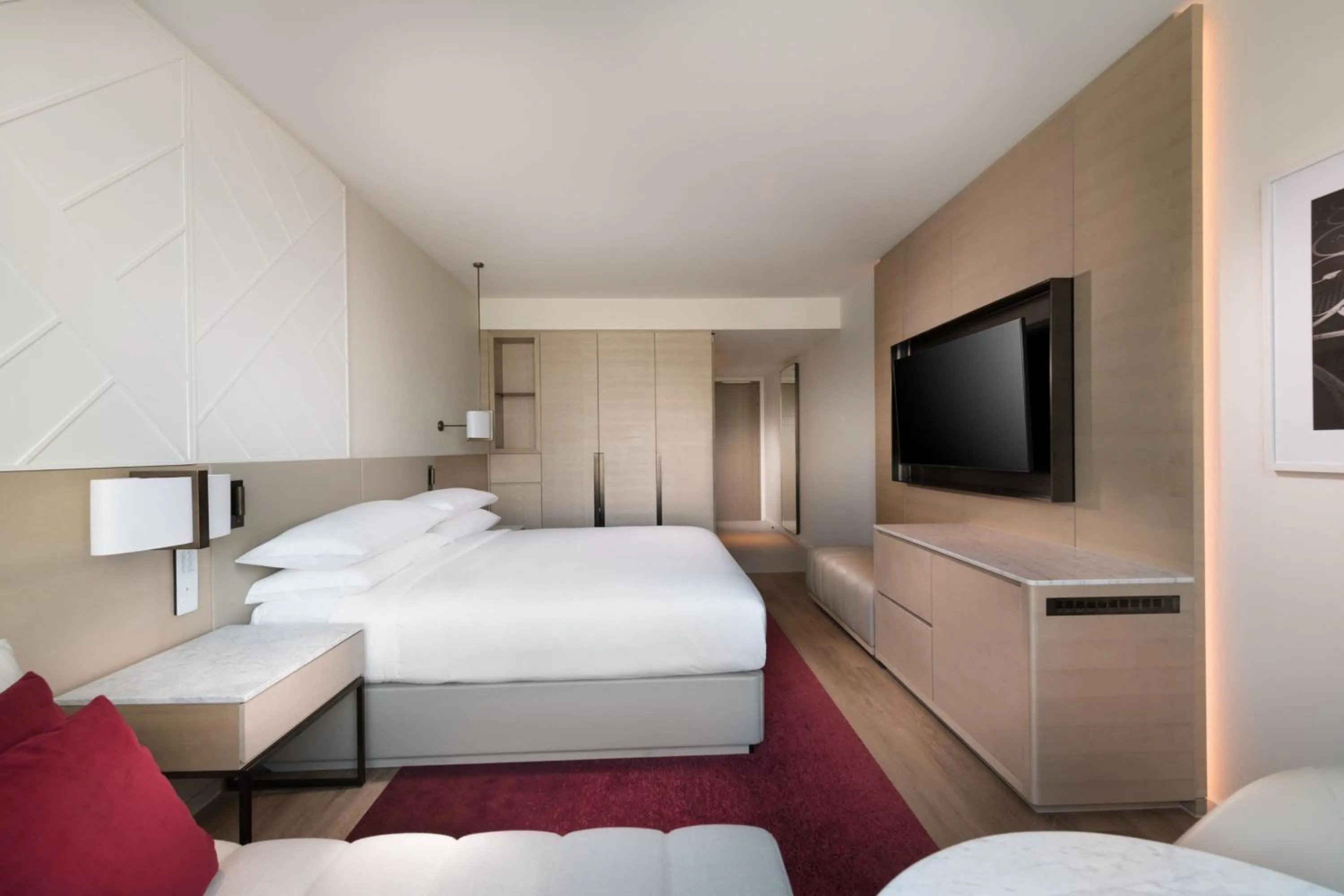 Photo of the whole room, Bed in Adelaide Marriott Hotel