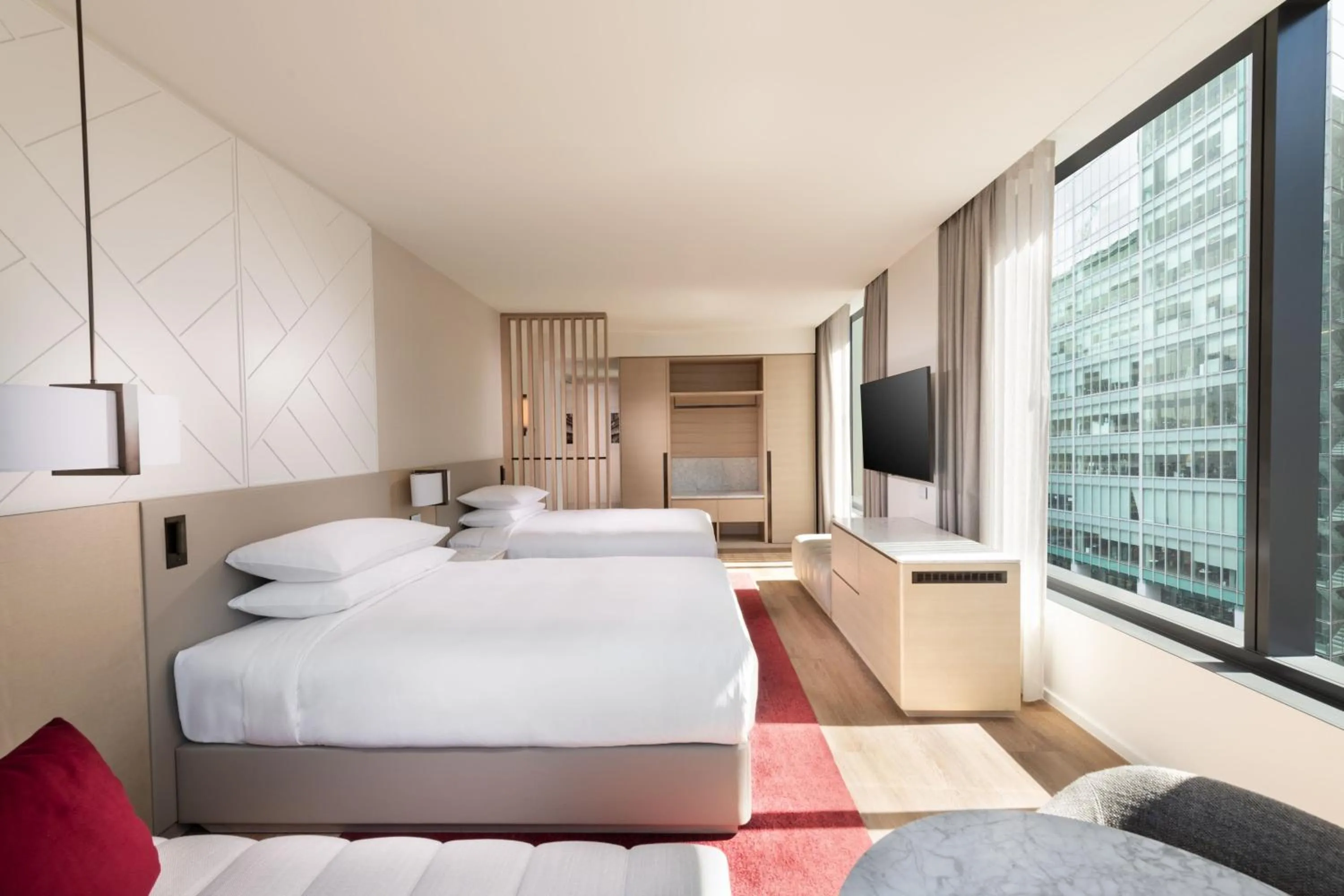 Photo of the whole room, Bed in Adelaide Marriott Hotel