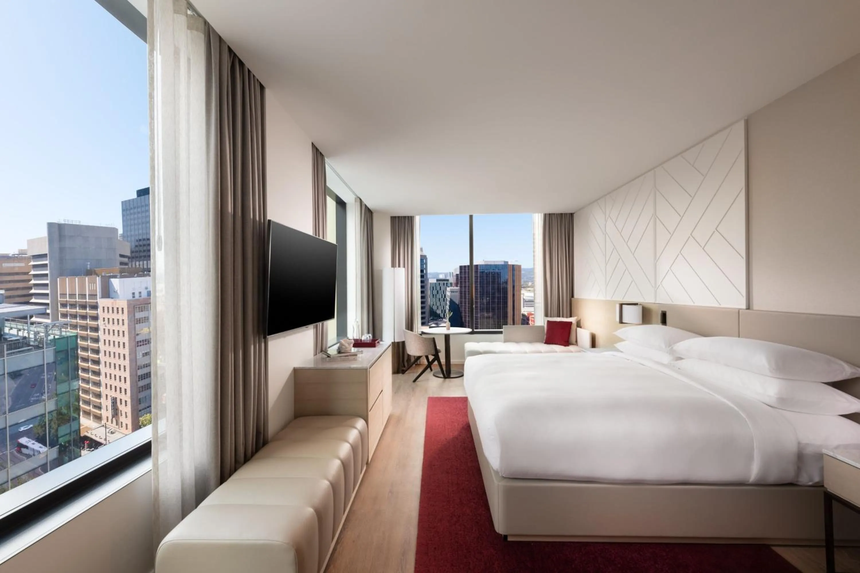 Photo of the whole room, Bed in Adelaide Marriott Hotel