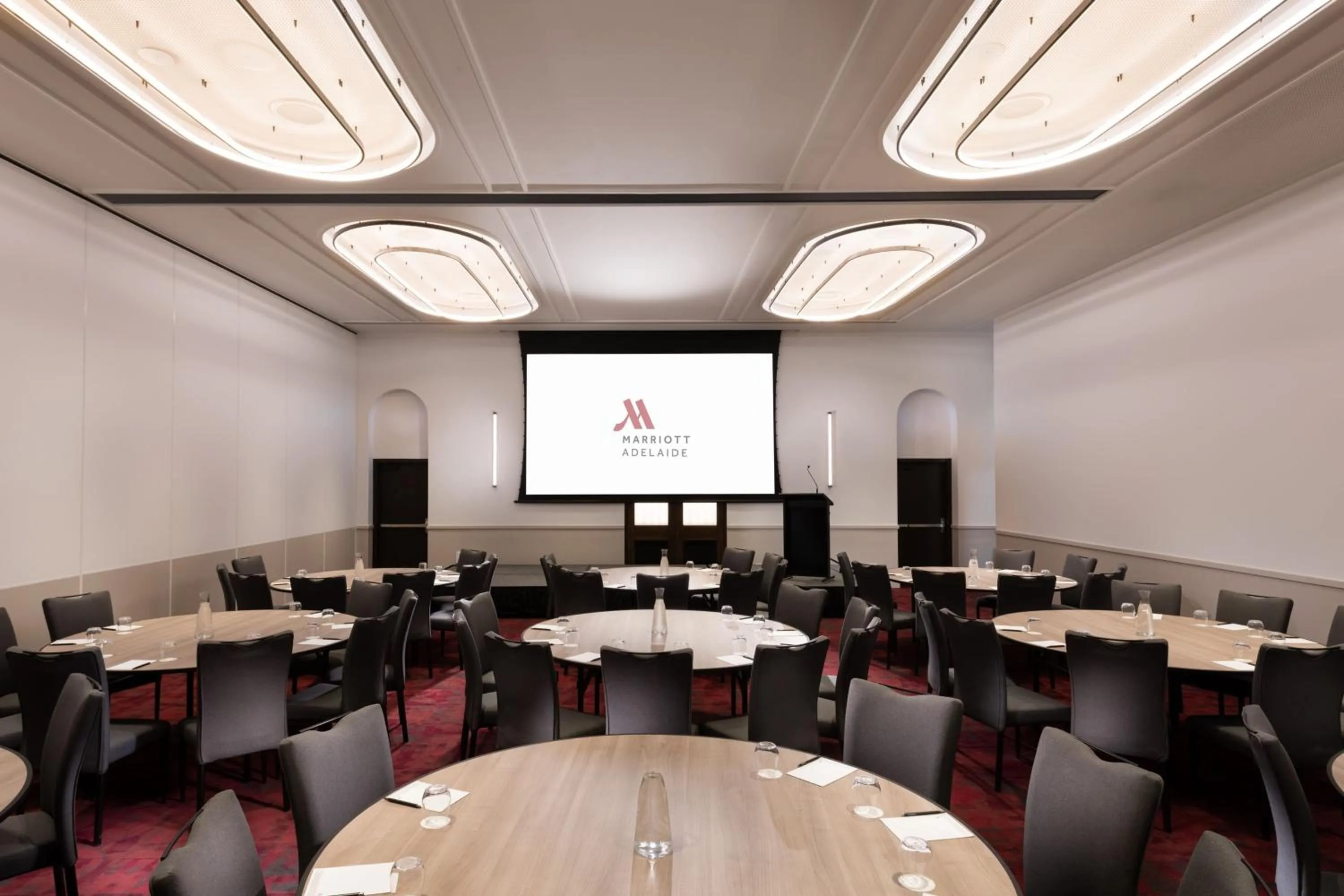 Lounge or bar in Adelaide Marriott Hotel