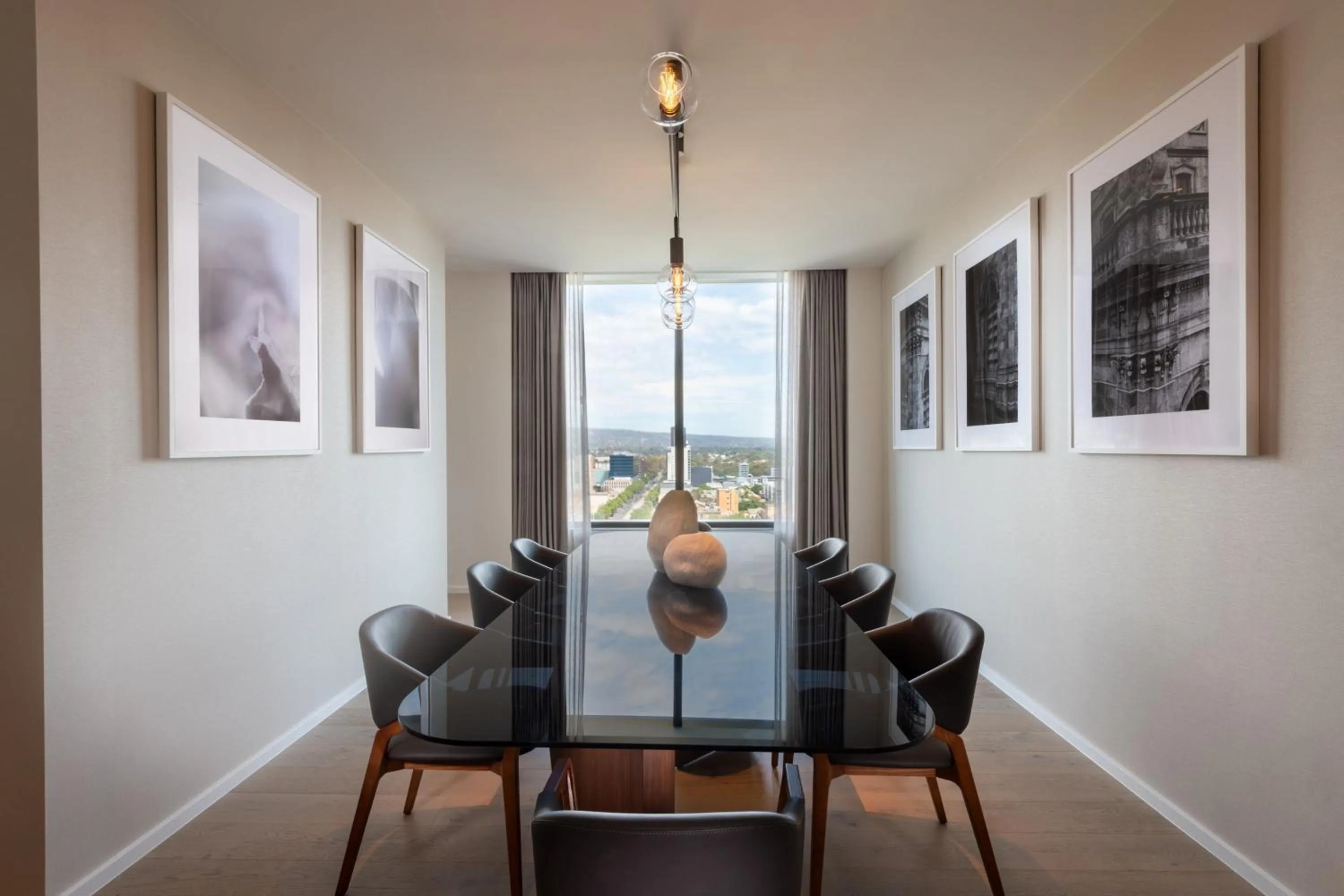 Photo of the whole room in Adelaide Marriott Hotel