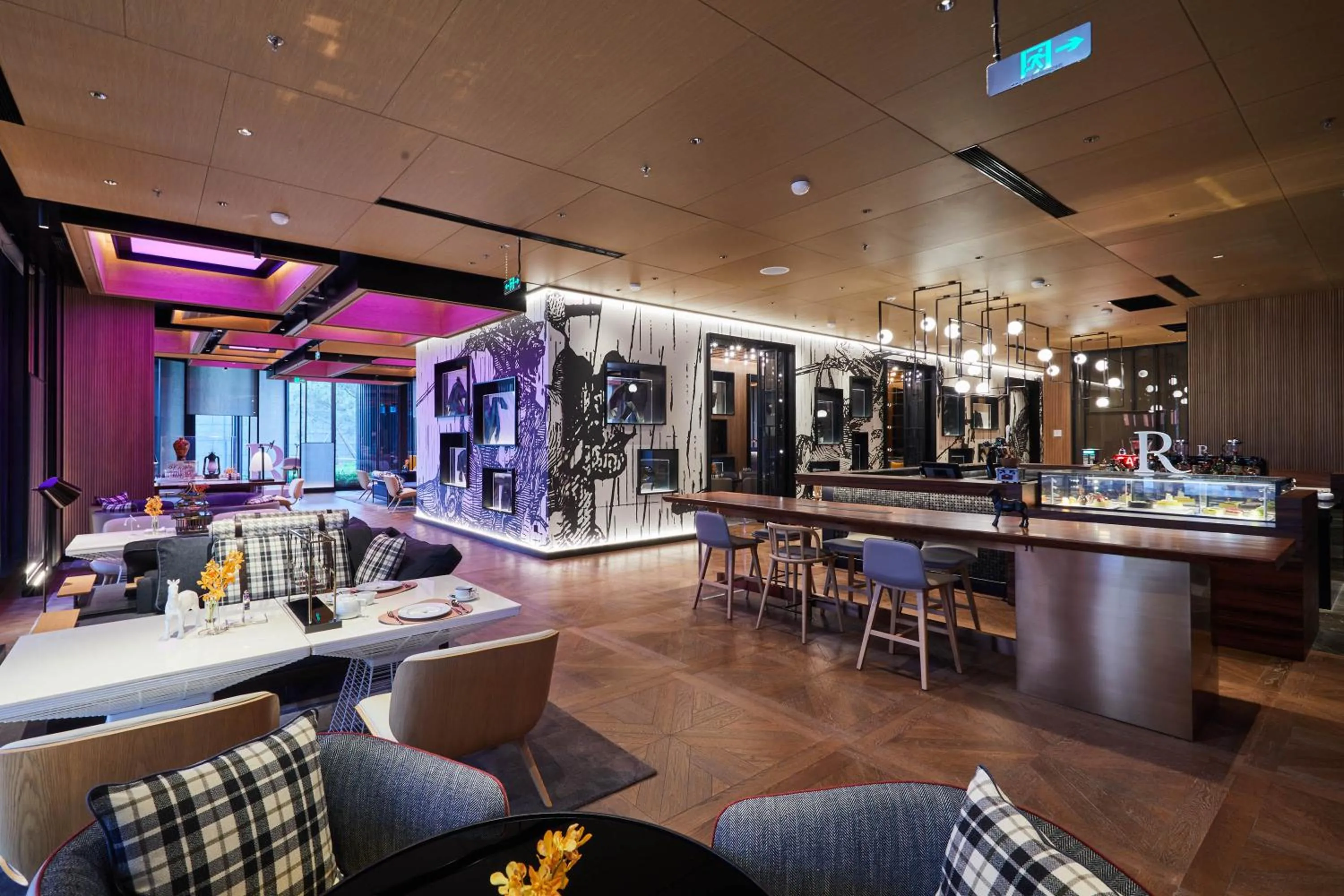 Restaurant/places to eat in Renaissance Beijing Haidian Hotel