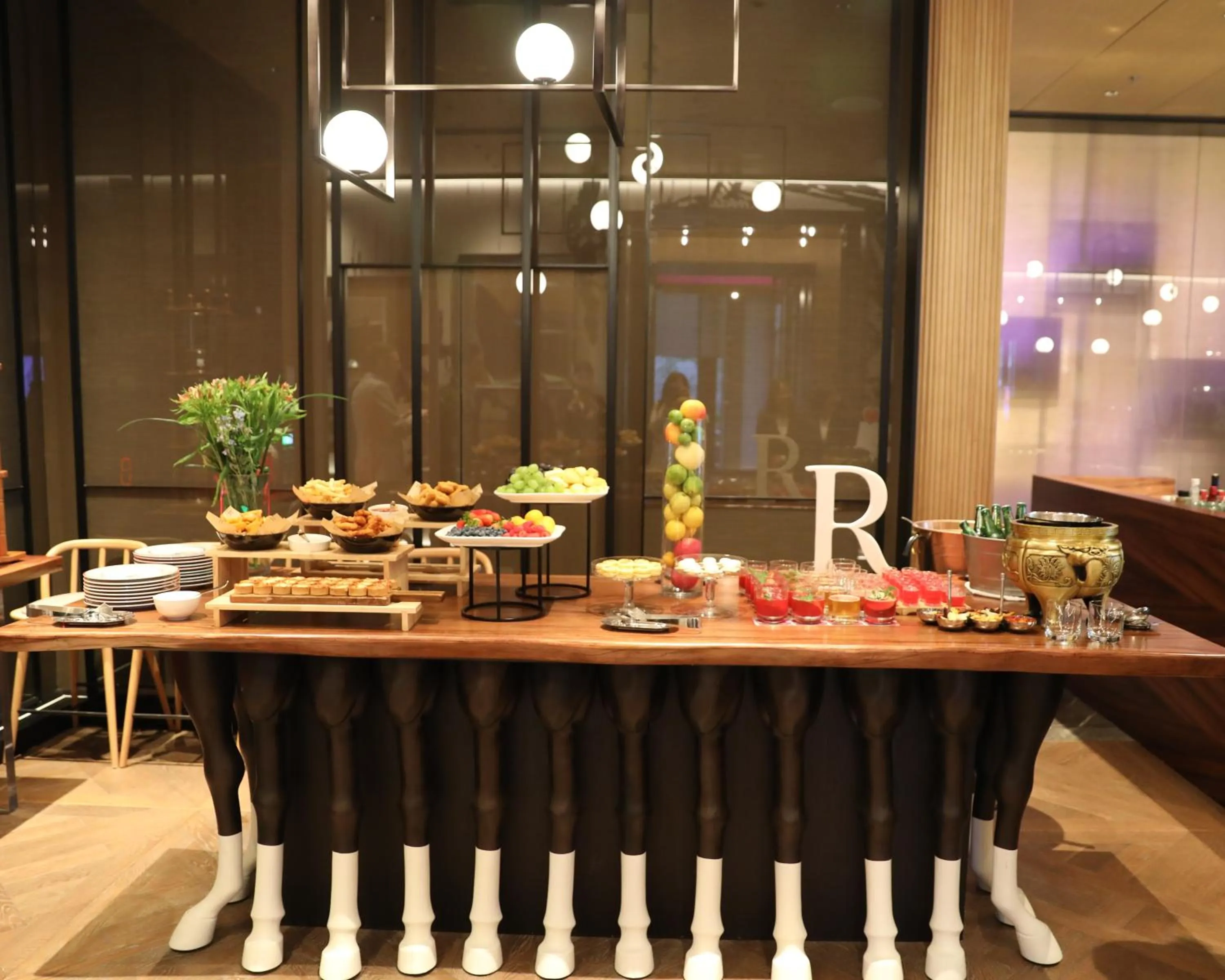 Restaurant/places to eat in Renaissance Beijing Haidian Hotel