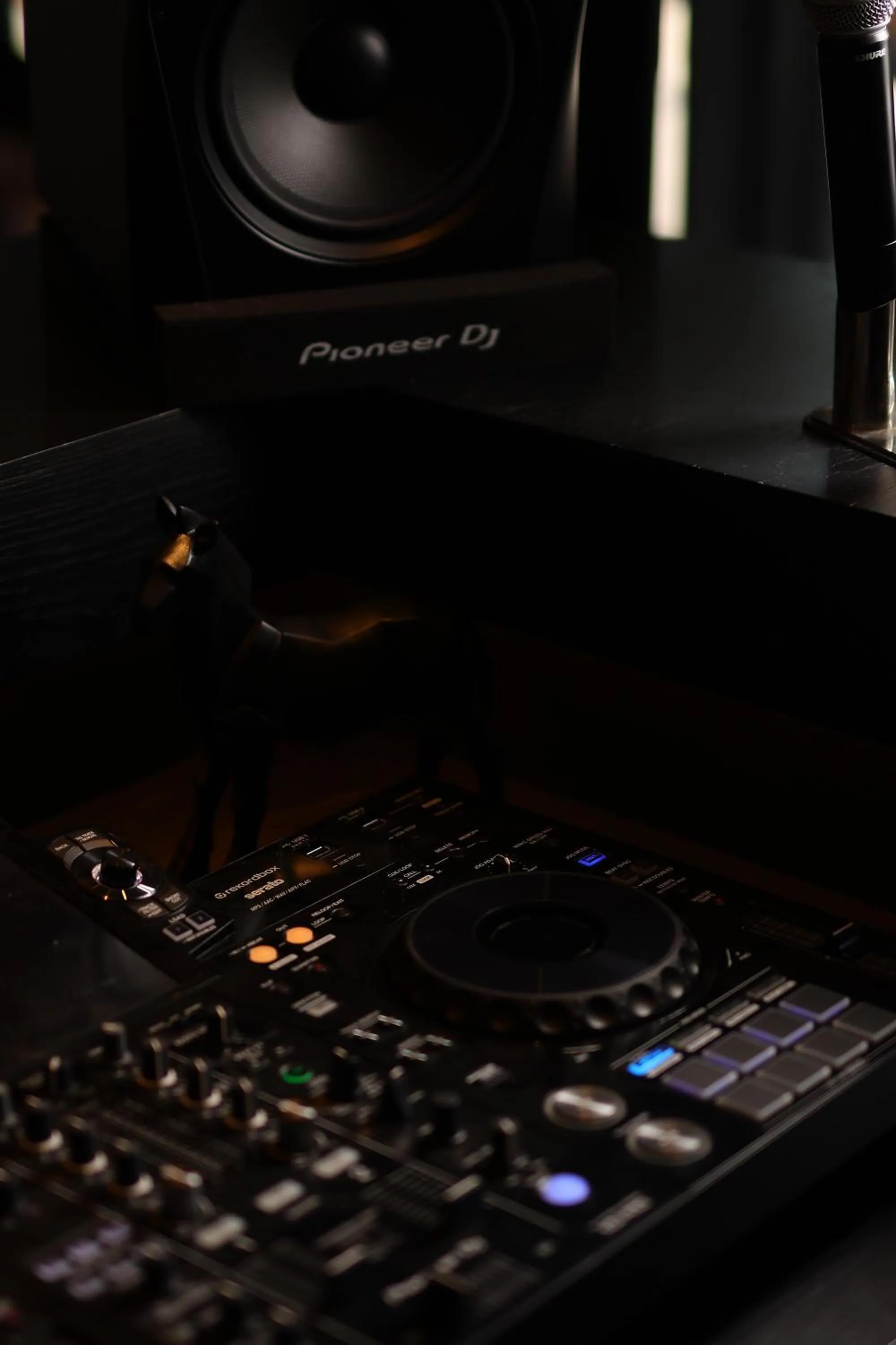 Lounge or bar in Renaissance Beijing Haidian Hotel