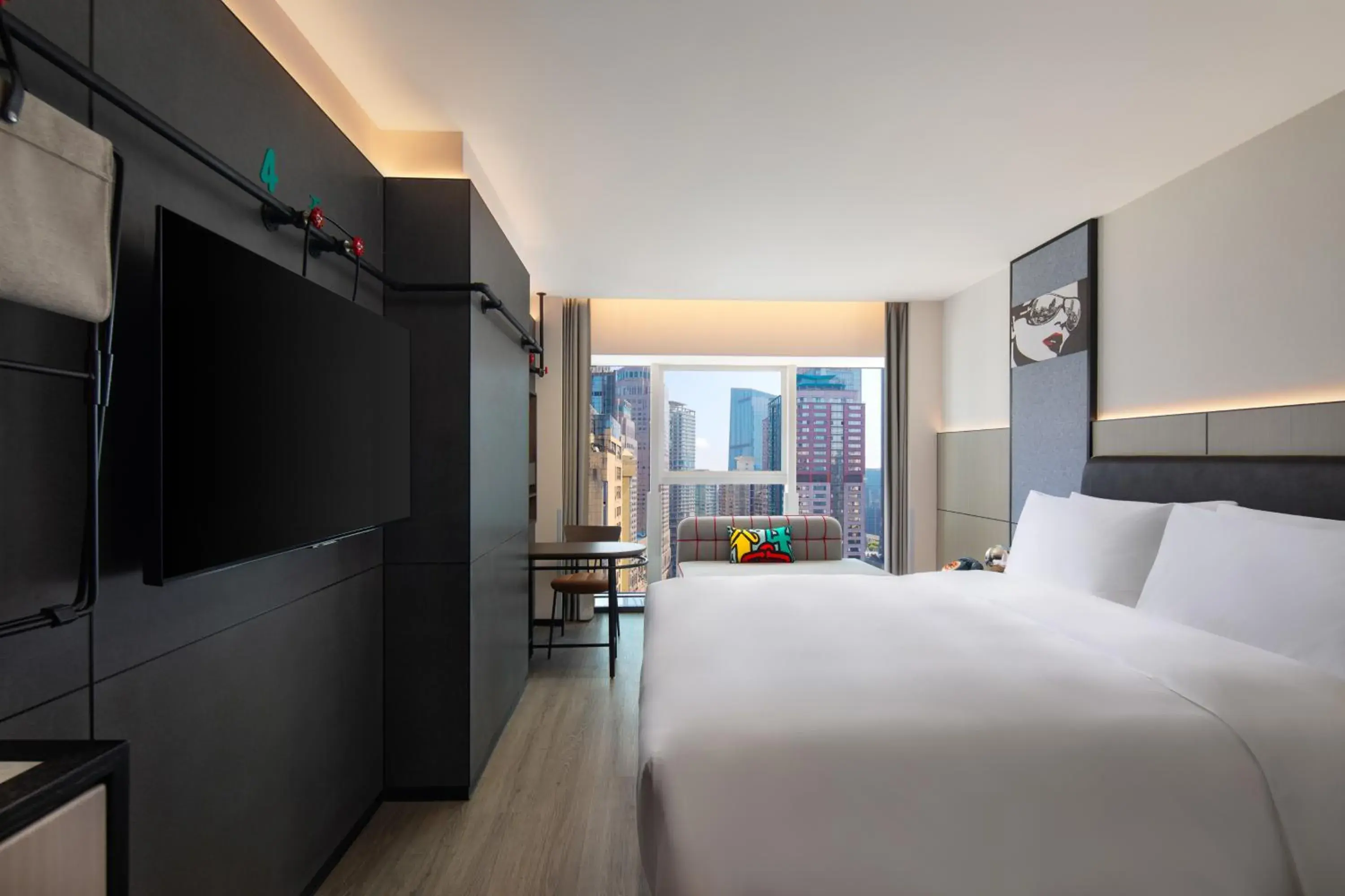 King Room with Landmark View in Moxy Chongqing King Room with Landmark View in Moxy Chongqing