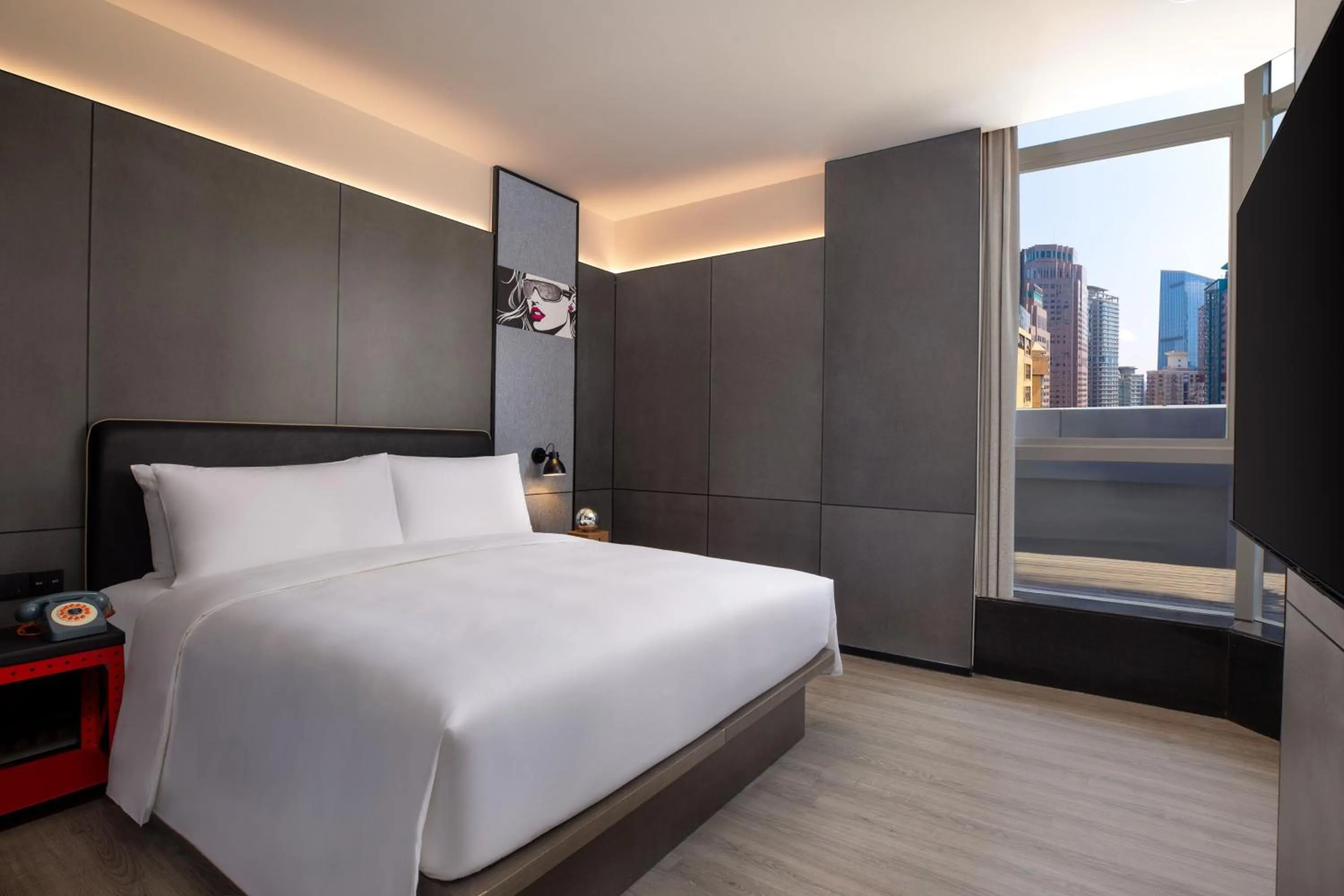 Photo of the whole room, Bed in Moxy Chongqing