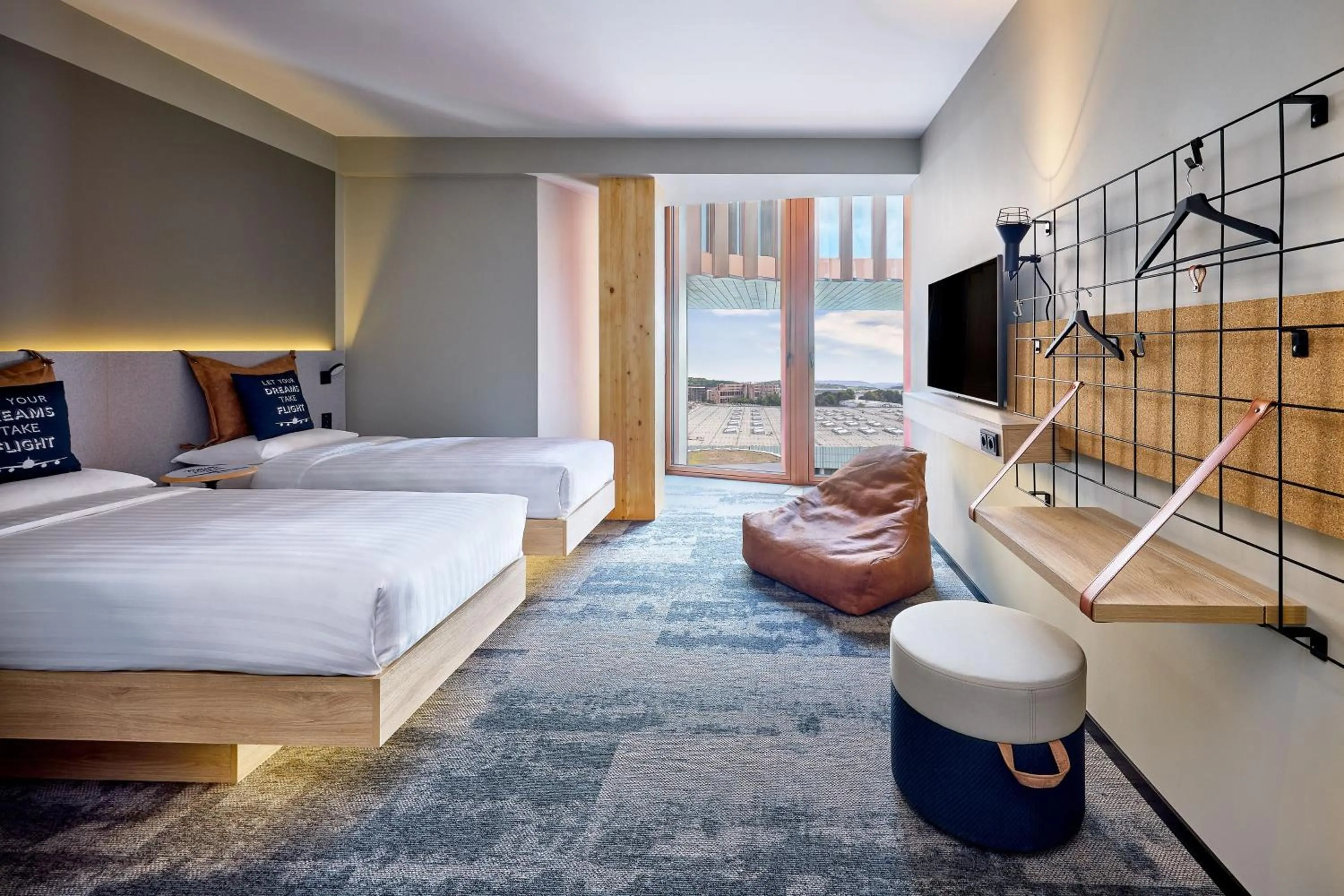 Photo of the whole room, Bed in Moxy Luxembourg Airport