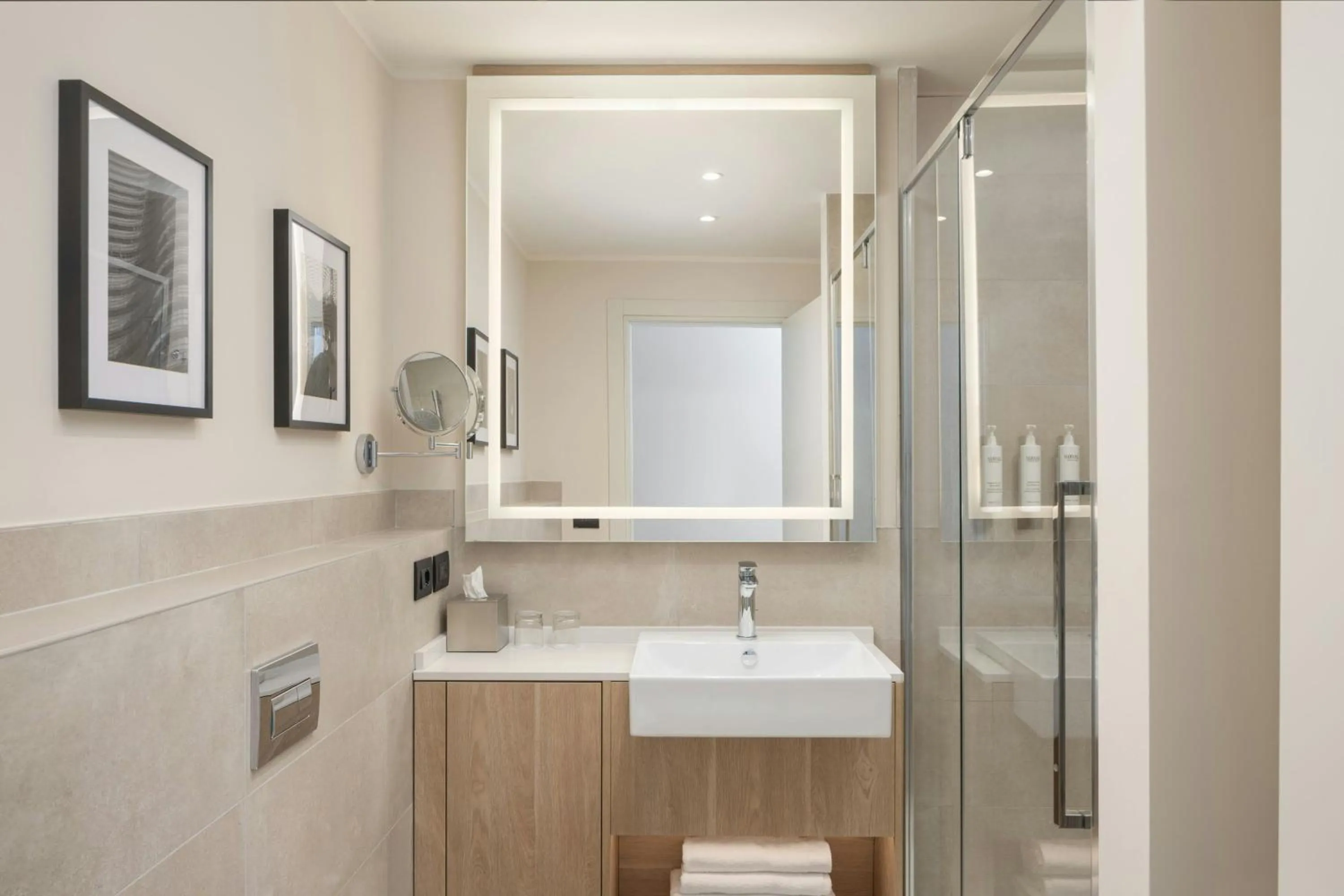 Bathroom in Courtyard by Marriott Milano Linate