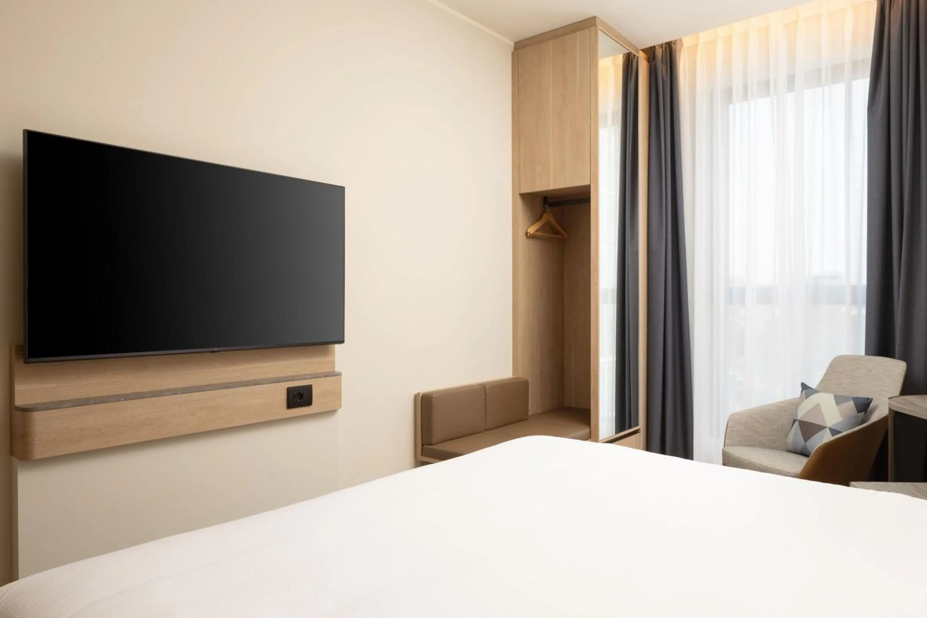 Photo of the whole room, Bed in Courtyard by Marriott Milano Linate