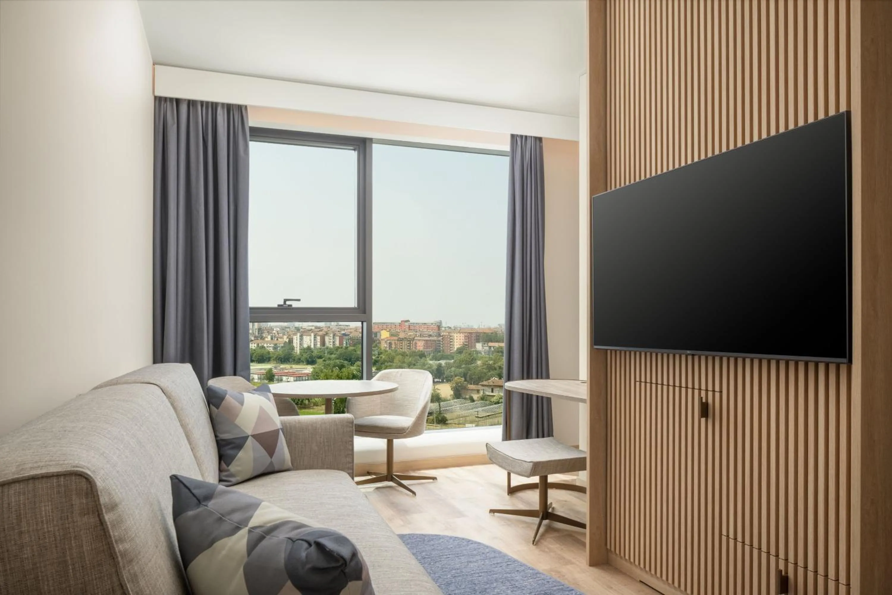 Photo of the whole room in Courtyard by Marriott Milano Linate