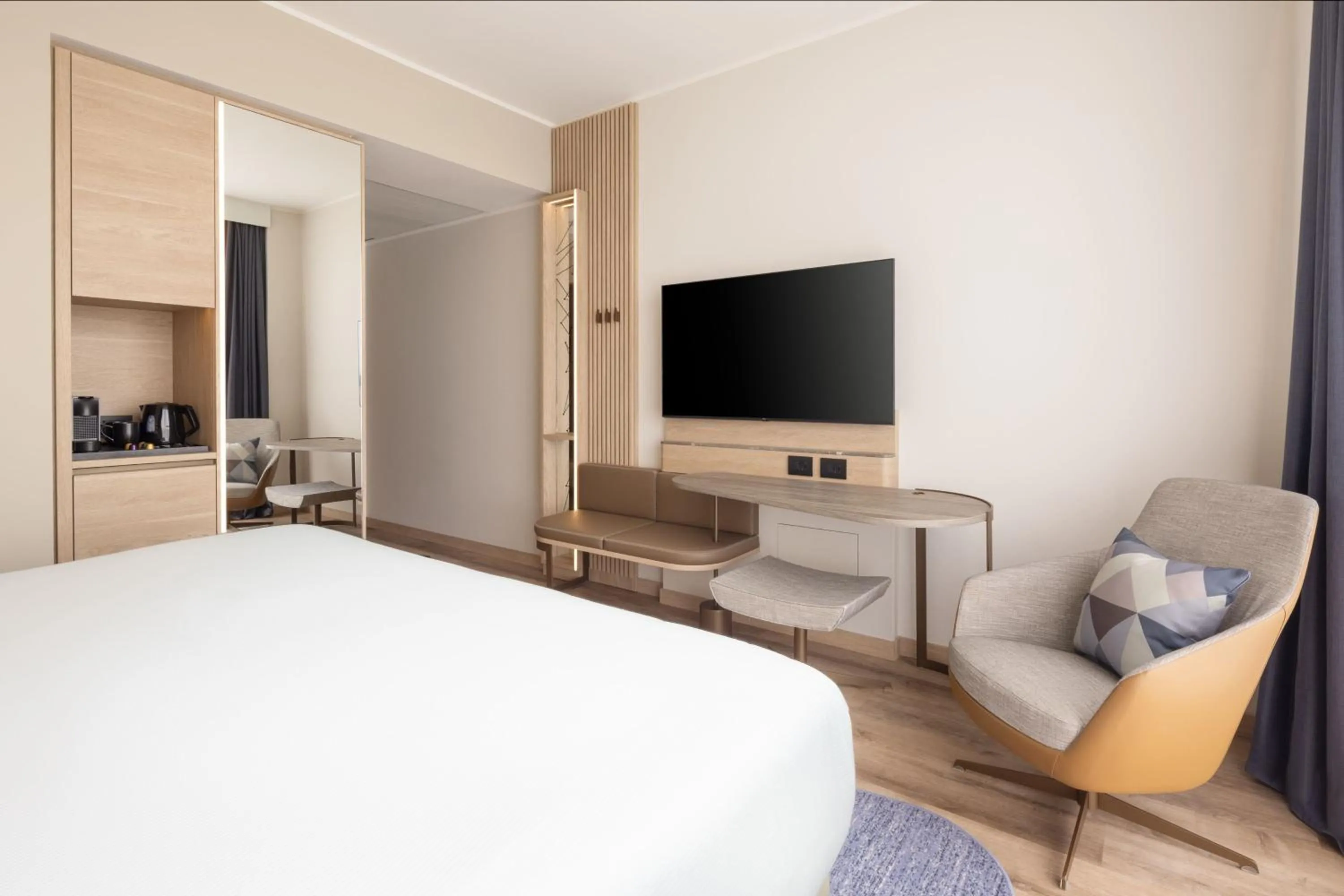 Photo of the whole room, Bed in Courtyard by Marriott Milano Linate