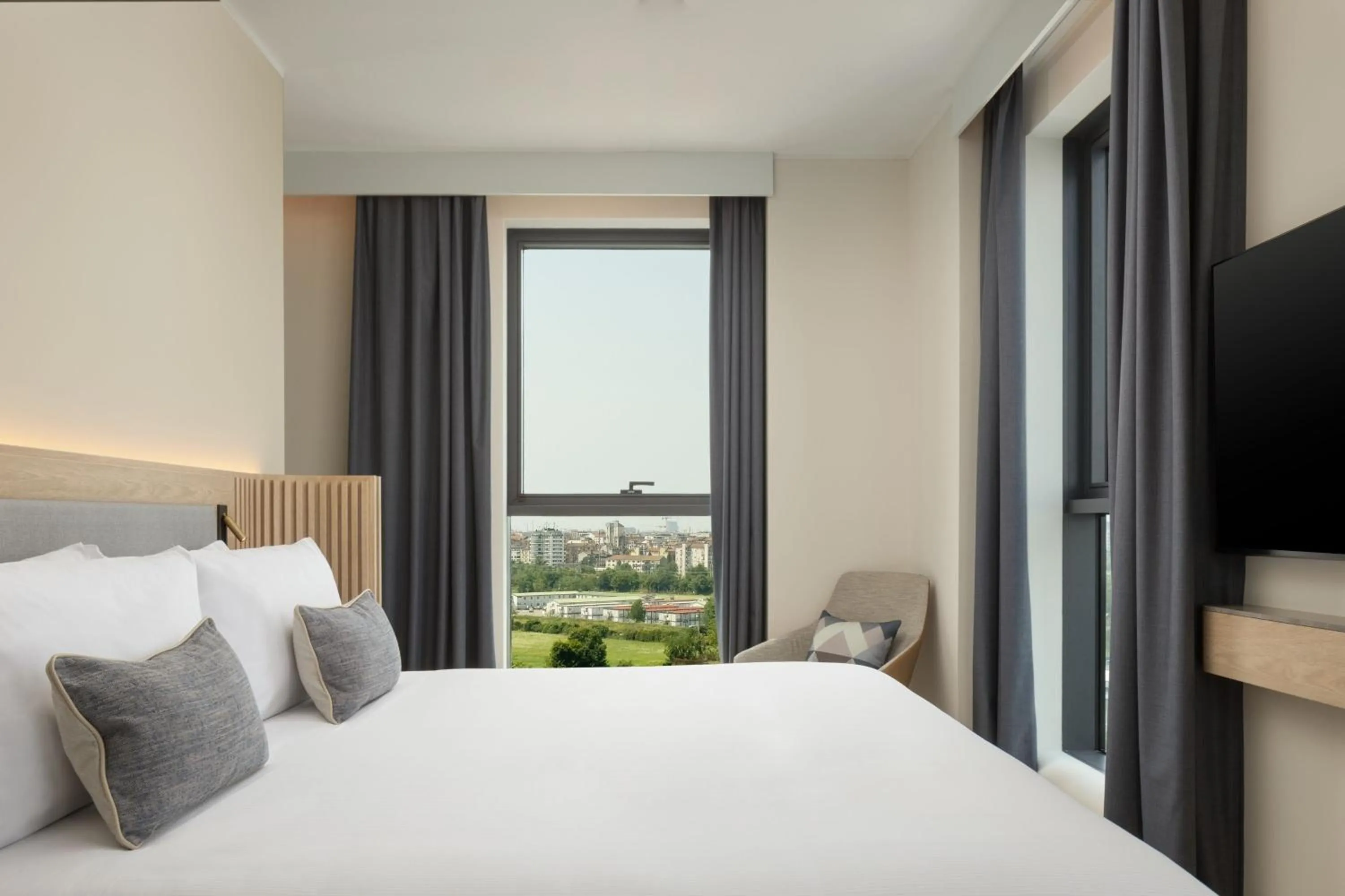 Photo of the whole room, Bed in Courtyard by Marriott Milano Linate