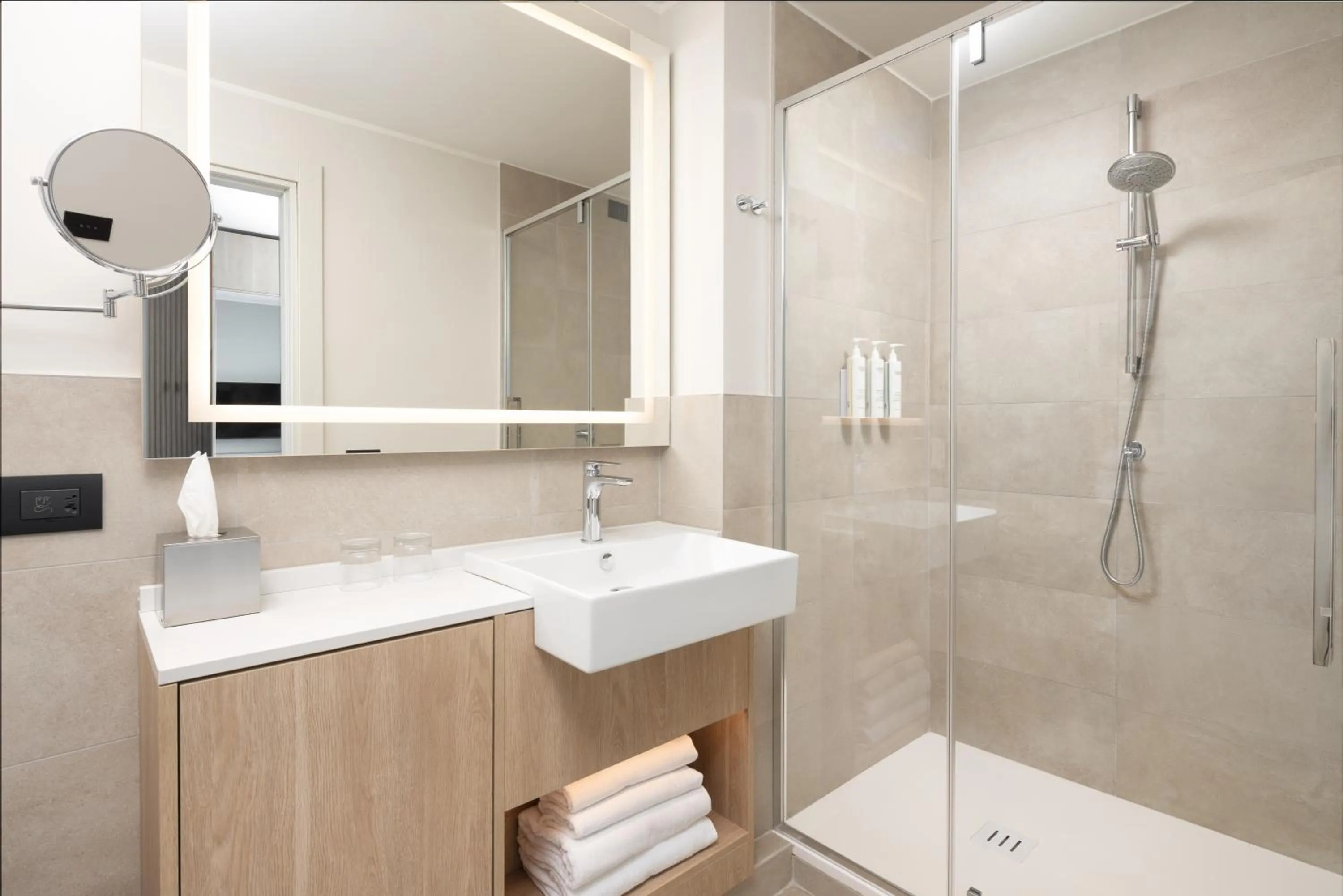 Shower in Courtyard by Marriott Milano Linate