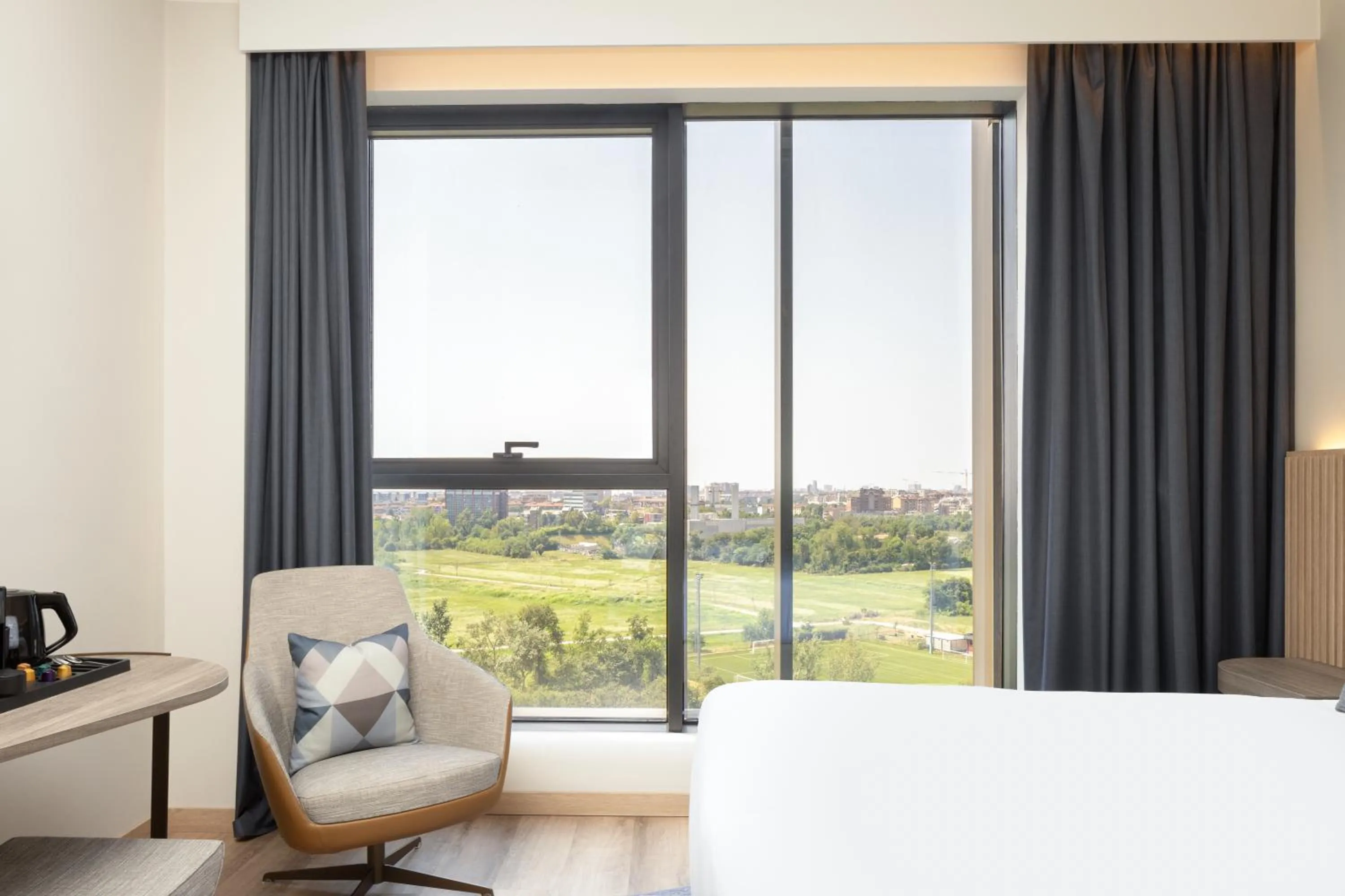 Bedroom, Bed in Courtyard by Marriott Milano Linate