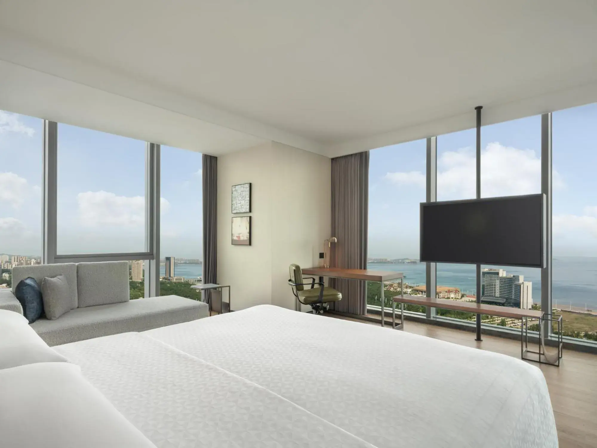 King Studio with Sea View in Four Points by Sheraton Yantai King Studio with Sea View in Four Points by Sheraton Yantai